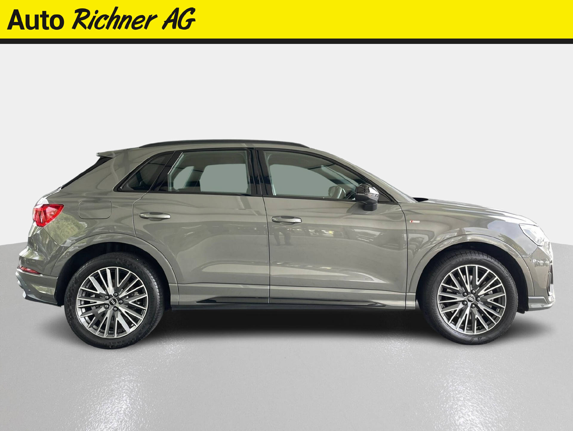 AUDI Q3 1.4 45 TFSI e S line S-Tronic-image-2