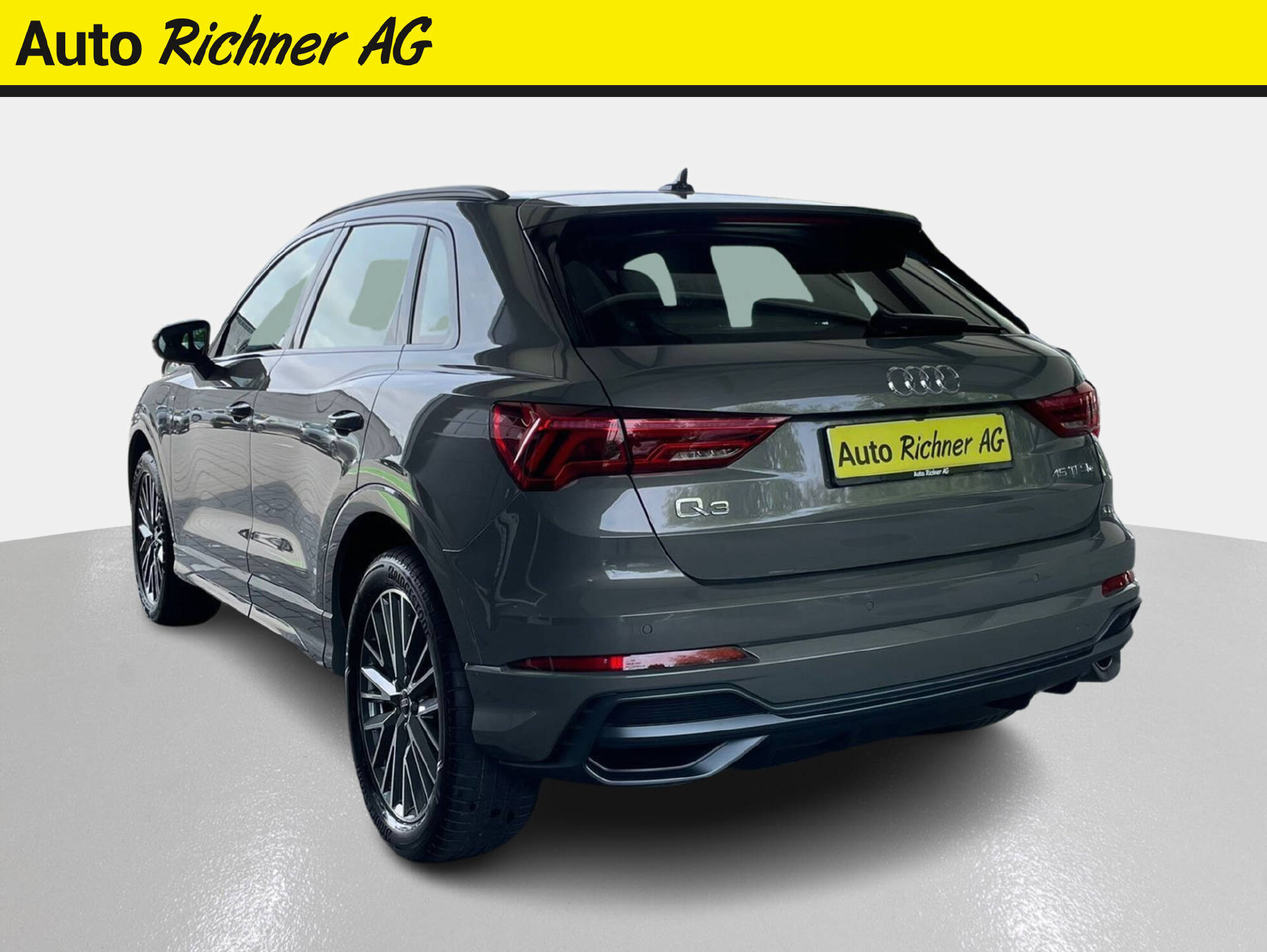 AUDI Q3 1.4 45 TFSI e S line S-Tronic-image-4