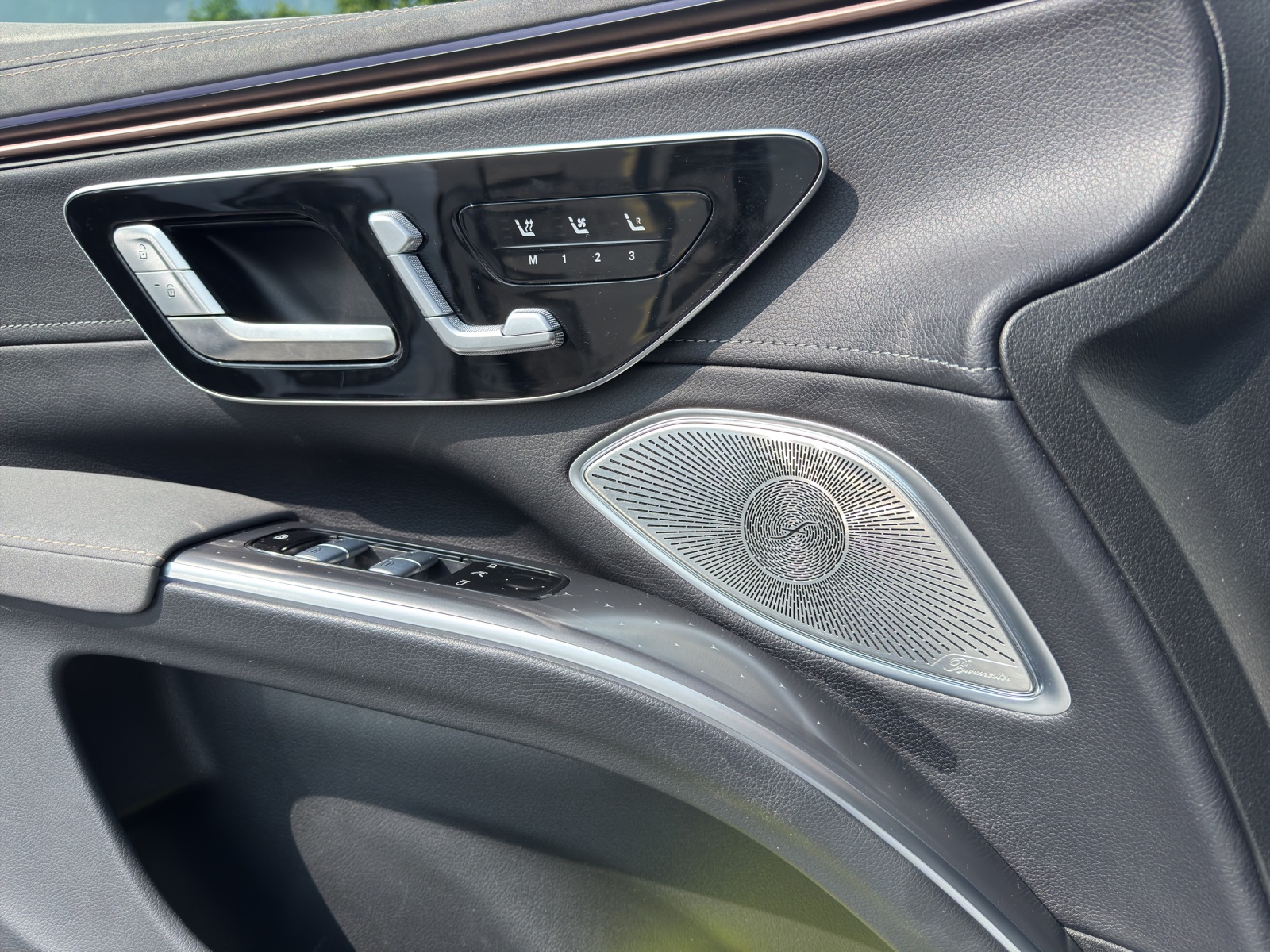 MERCEDES-BENZ EQS 450 SUV 4Matic AMG Line-image-12