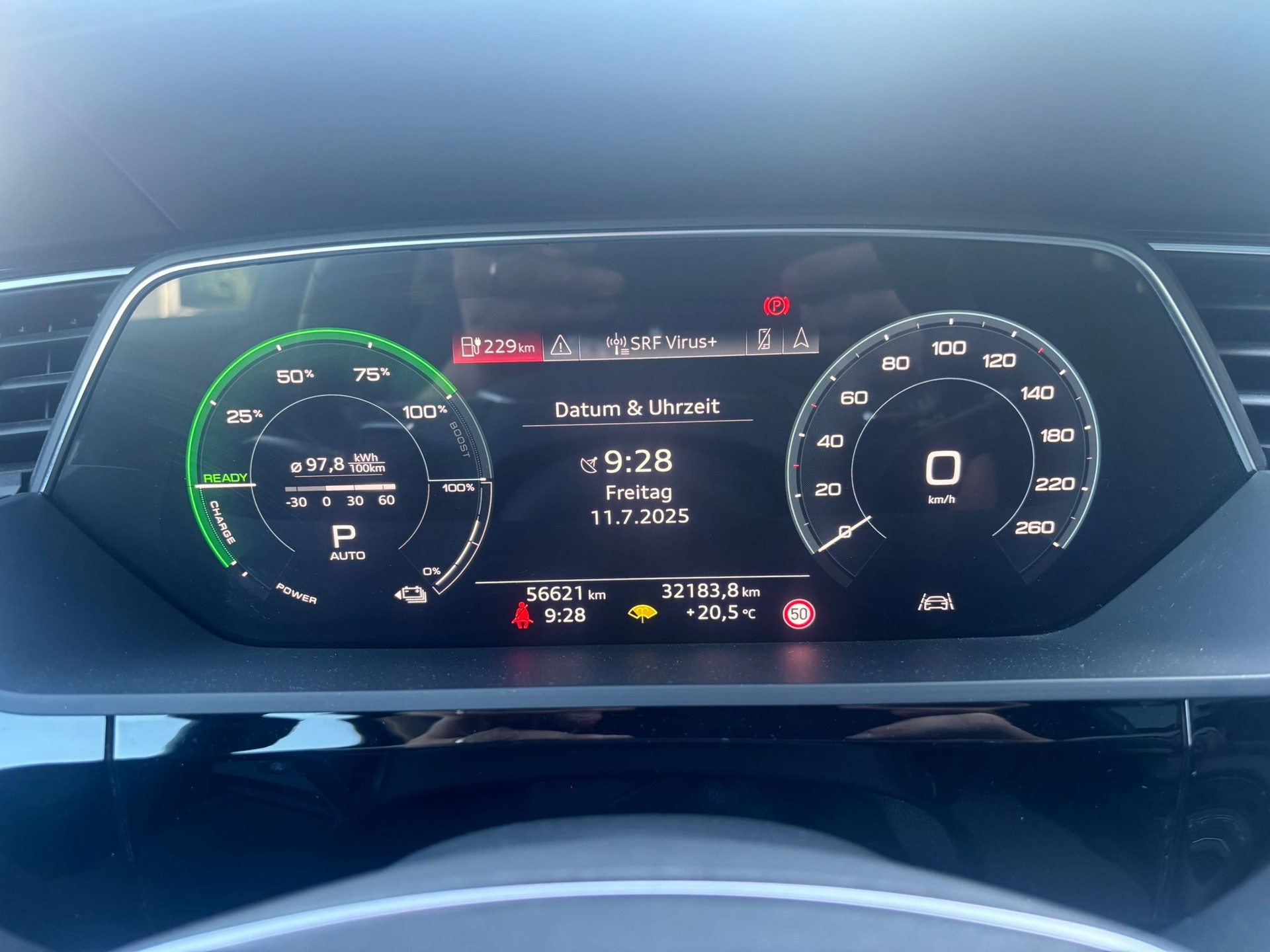 AUDI e-tron 55 Advanced quattro-image-6
