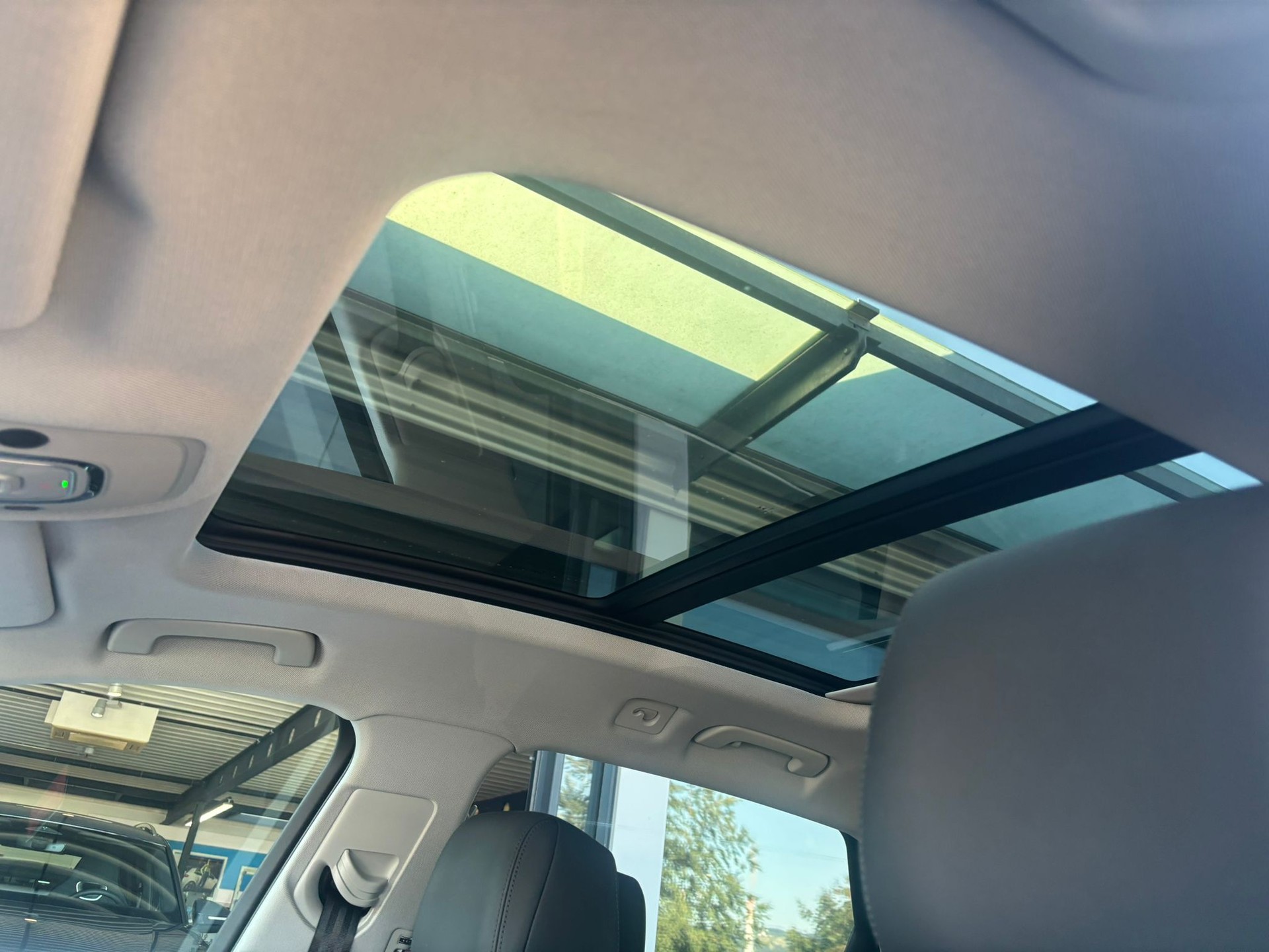 AUDI e-tron 55 Advanced quattro-image-7