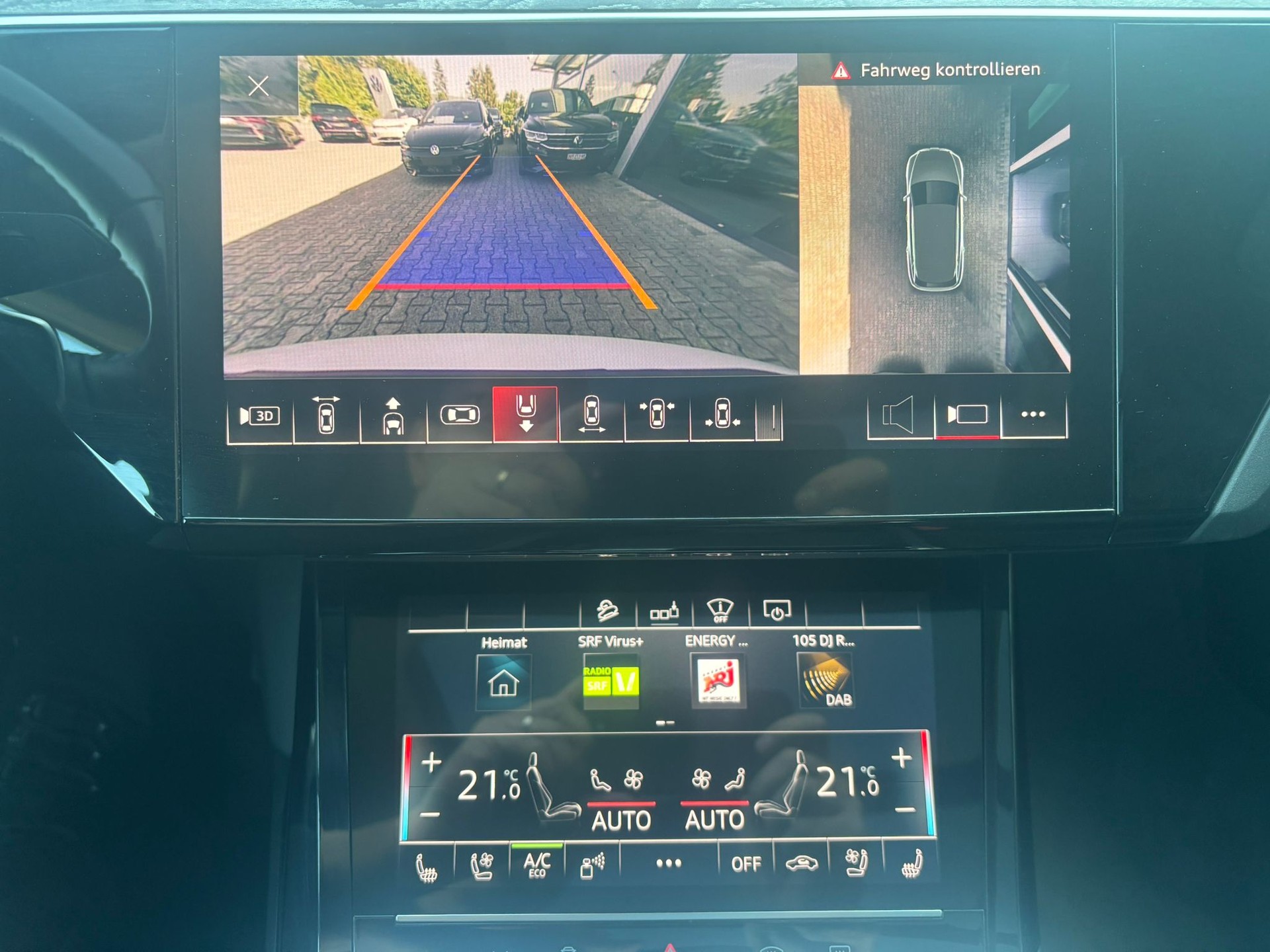 AUDI e-tron 55 Advanced quattro-image-11