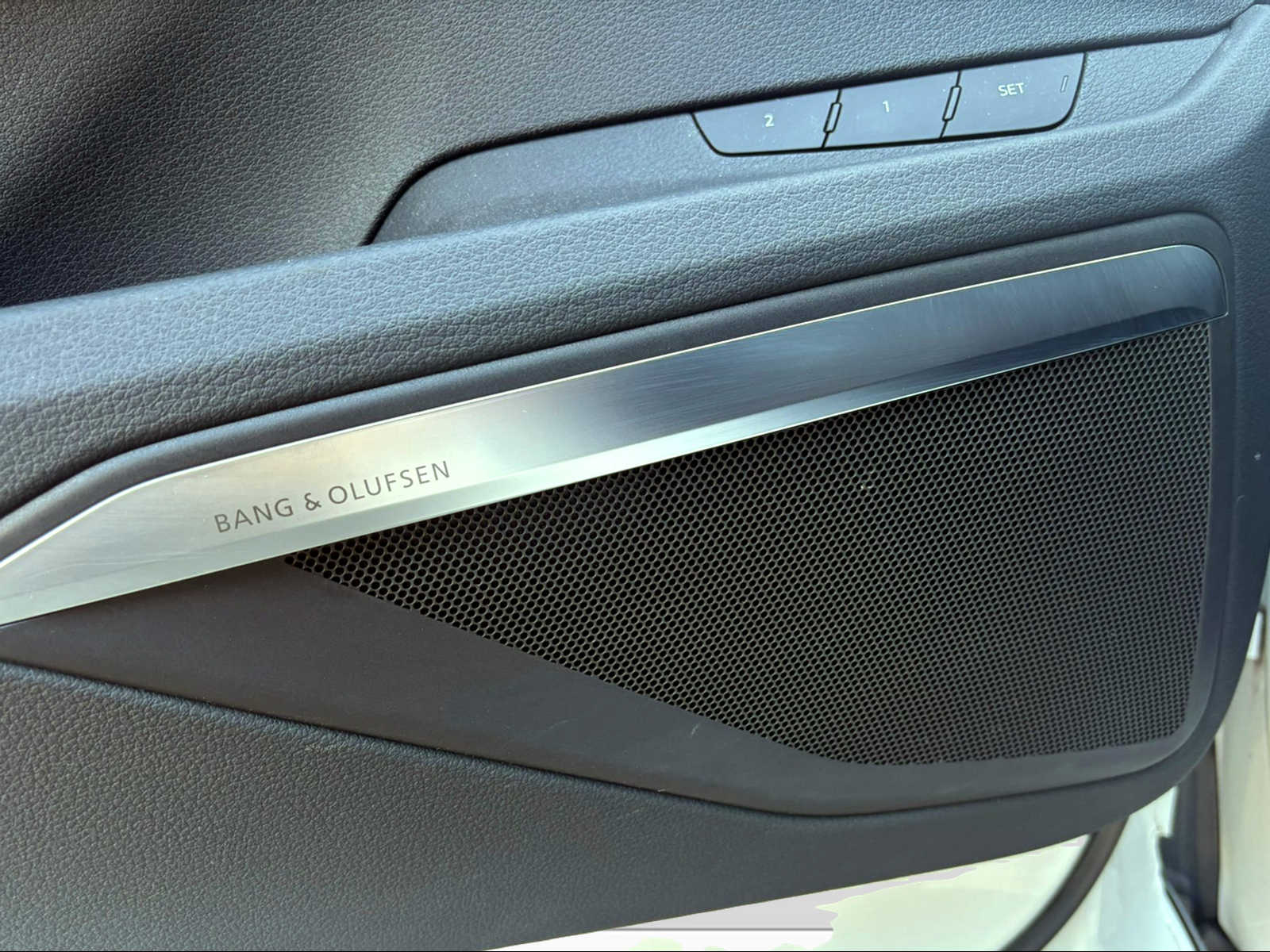 AUDI e-tron 55 Advanced quattro-image-9