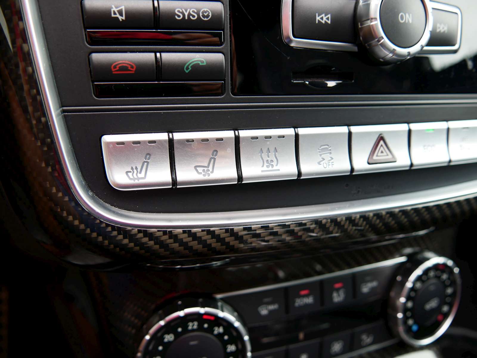 MERCEDES-BENZ G 63 AMG Automatic-image-11