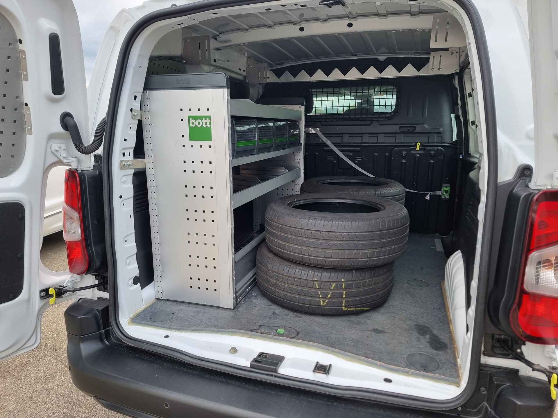 PEUGEOT Partner 1.5 Blue HDi s/s Asphalt 1000kg-image-10