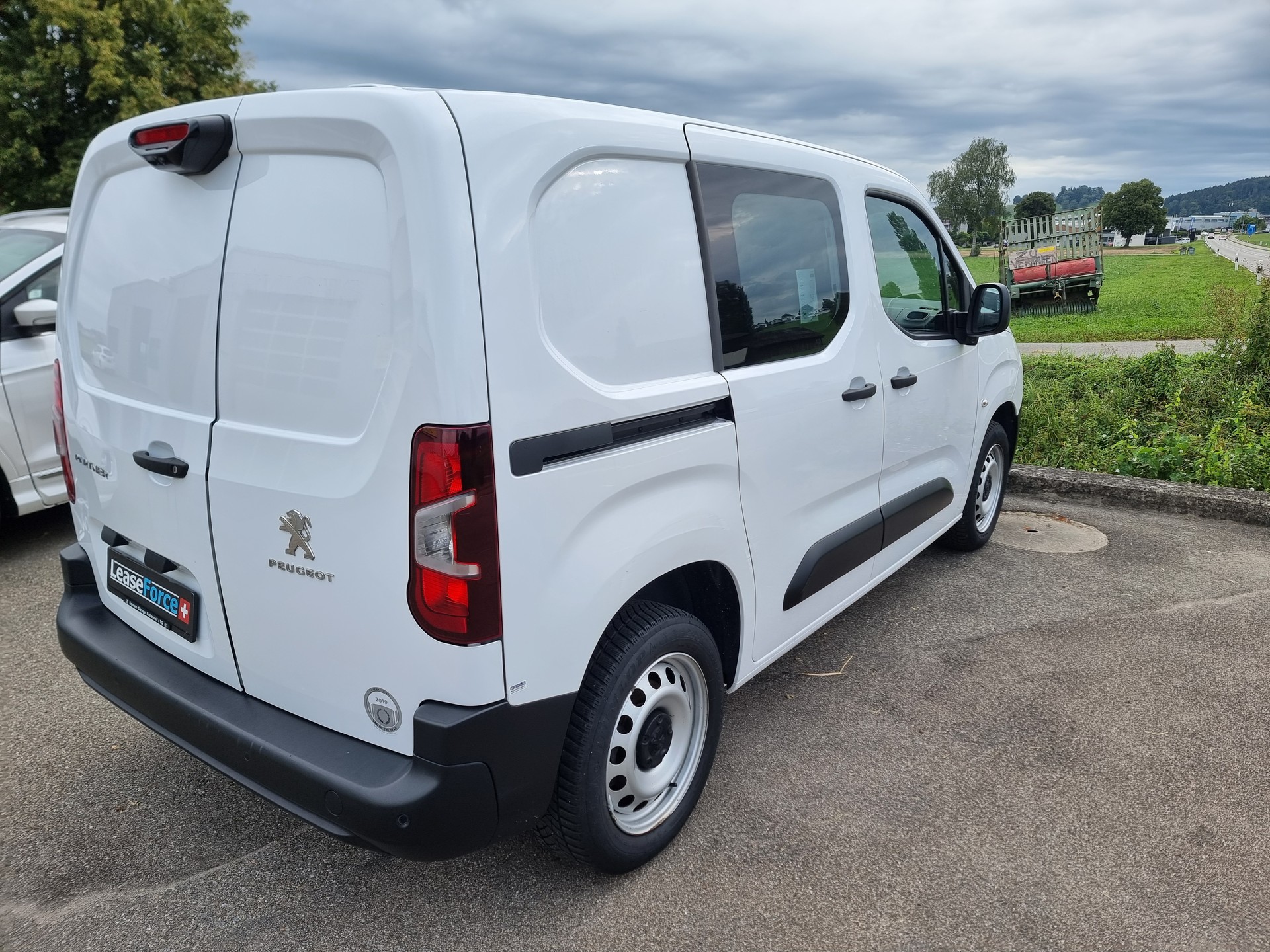 PEUGEOT Partner 1.5 Blue HDi s/s Asphalt 1000kg-image-12