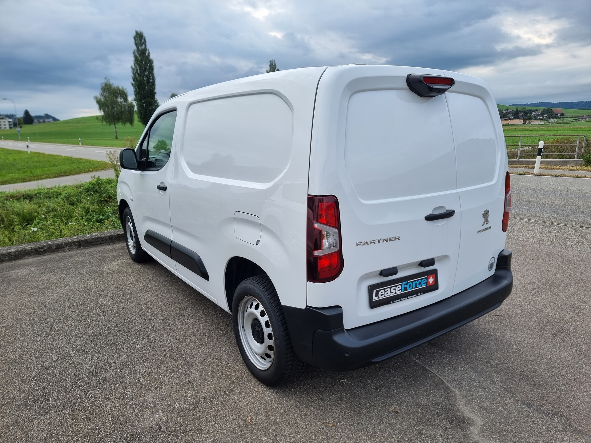 PEUGEOT Partner 1.5 Blue HDi s/s Asphalt 1000kg-image-13