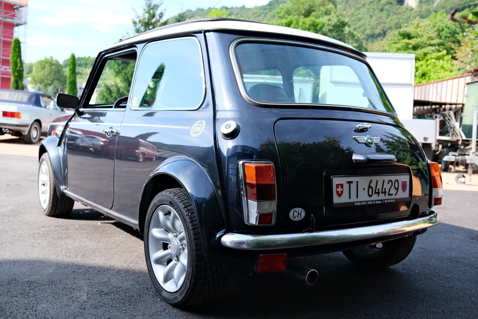 MINI Cooper 1.3i-image-1