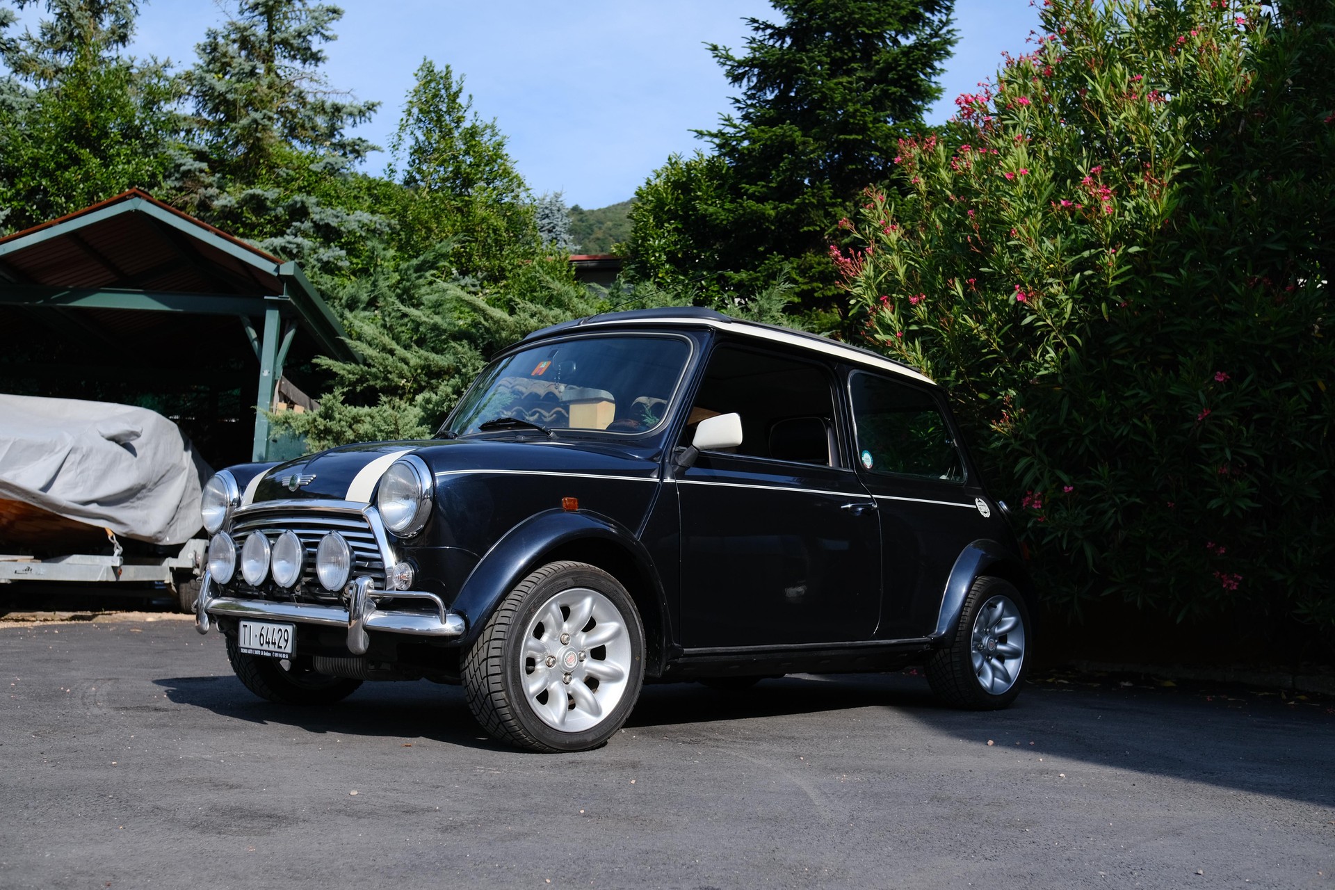 MINI Cooper 1.3i-image-2