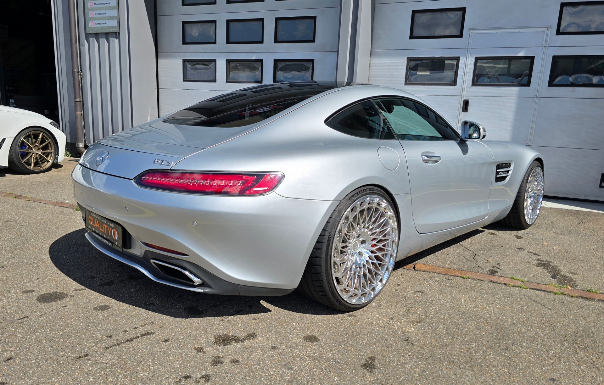MERCEDES-BENZ AMG GT S Speedshift DCT-image-6