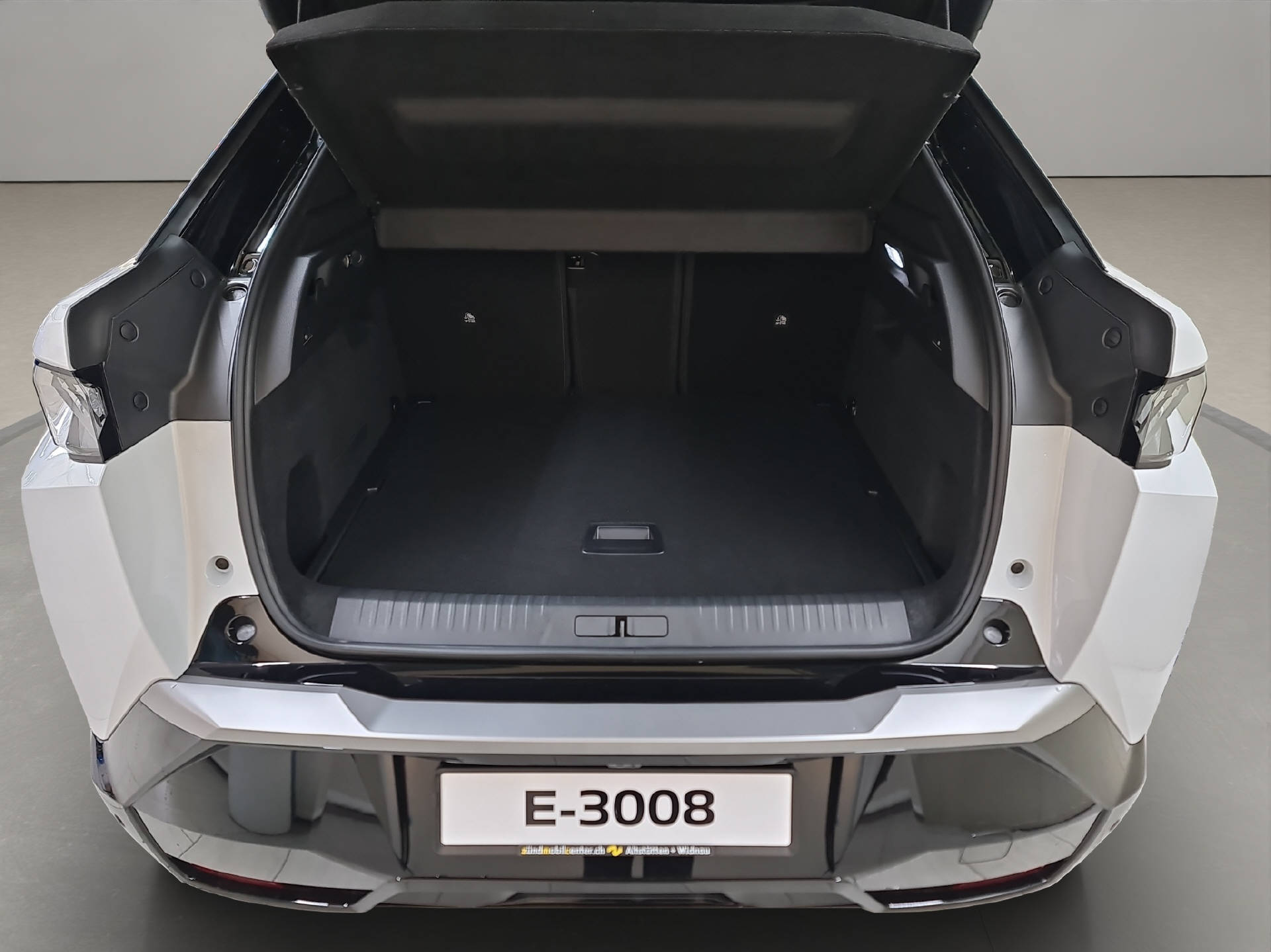 PEUGEOT E-3008 Launch Edition 4x4-image-11