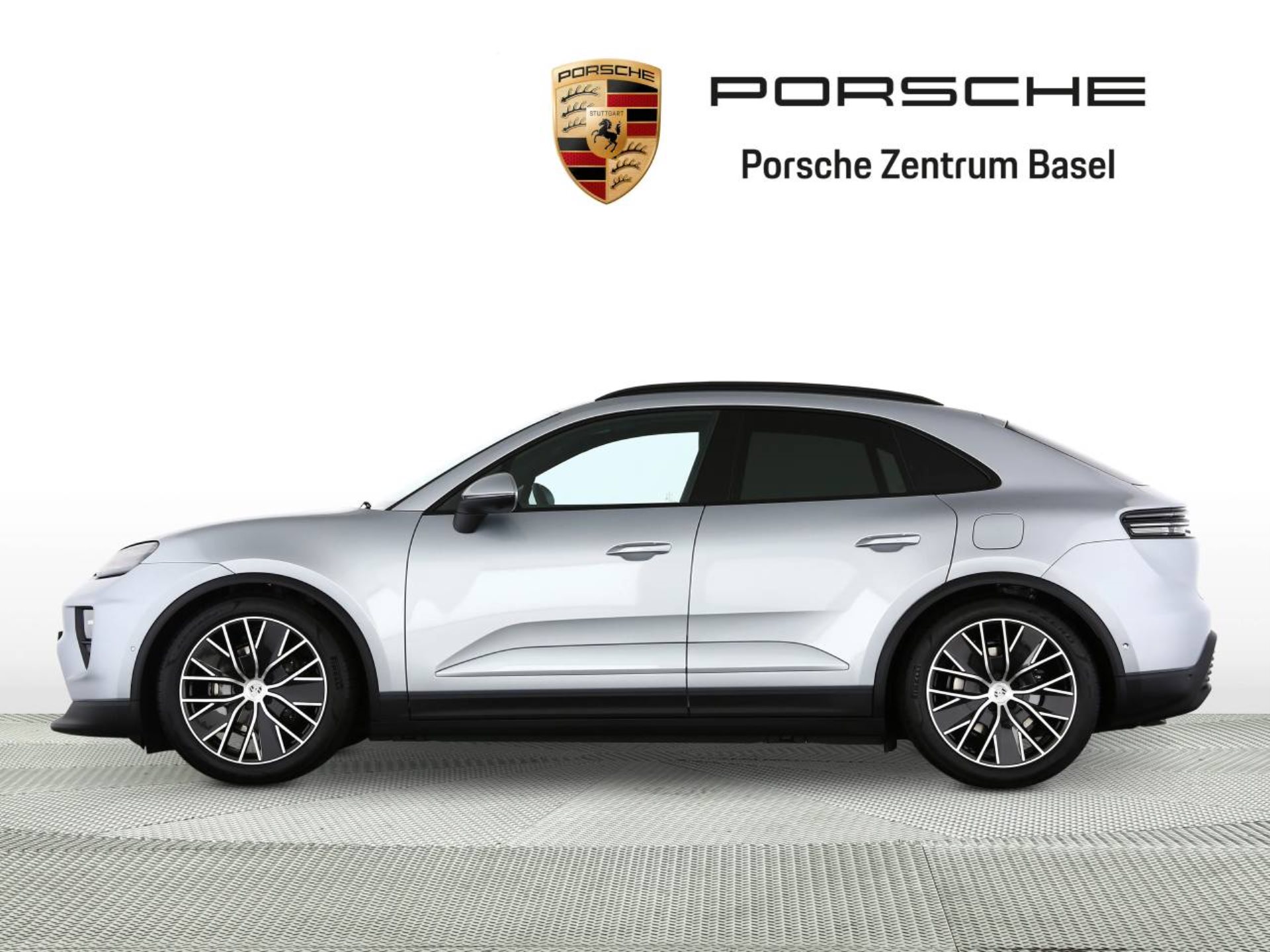 PORSCHE Macan 4-image-1