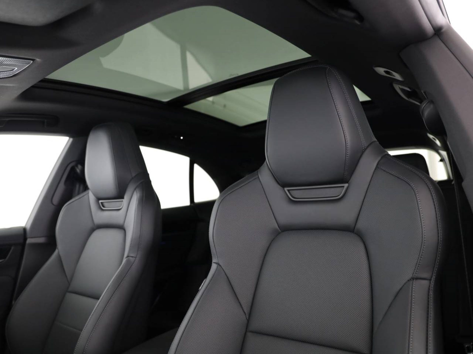 PORSCHE Macan 4-image-4