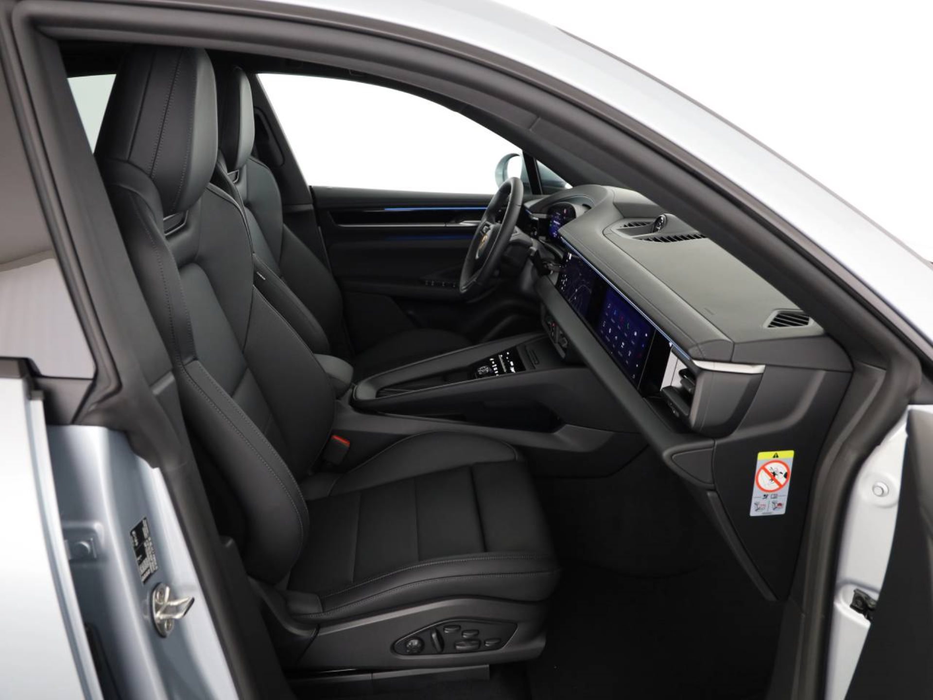 PORSCHE Macan 4-image-15