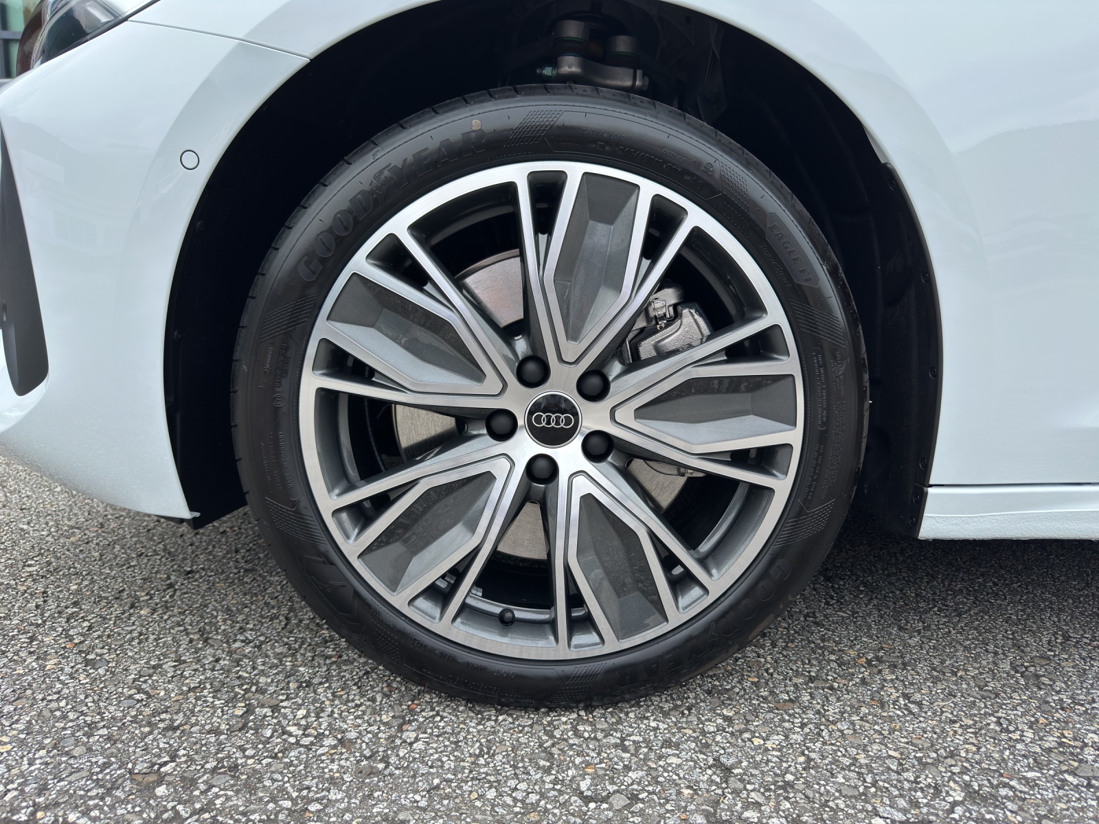 AUDI A5 Avant e-hybrid quattro Attraction 220 kW S tronic-image-13