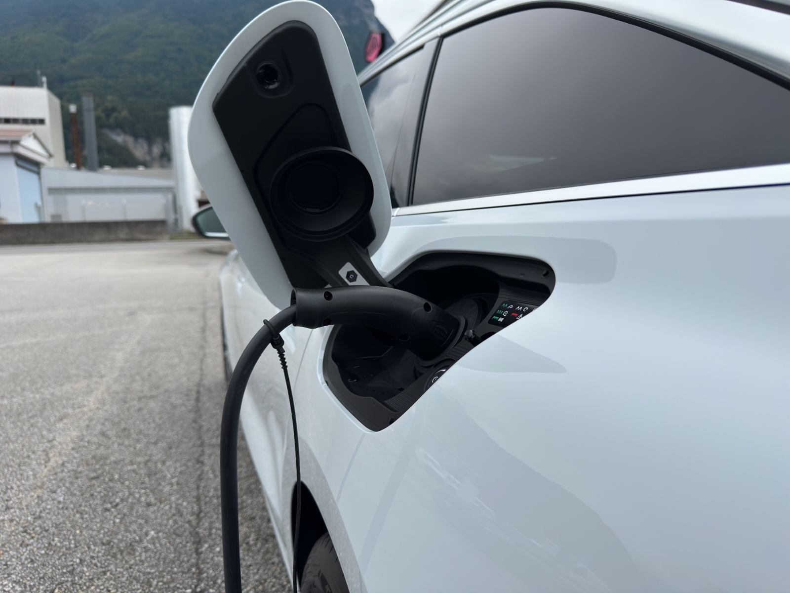 AUDI A5 Avant e-hybrid quattro Attraction 220 kW S tronic-image-15