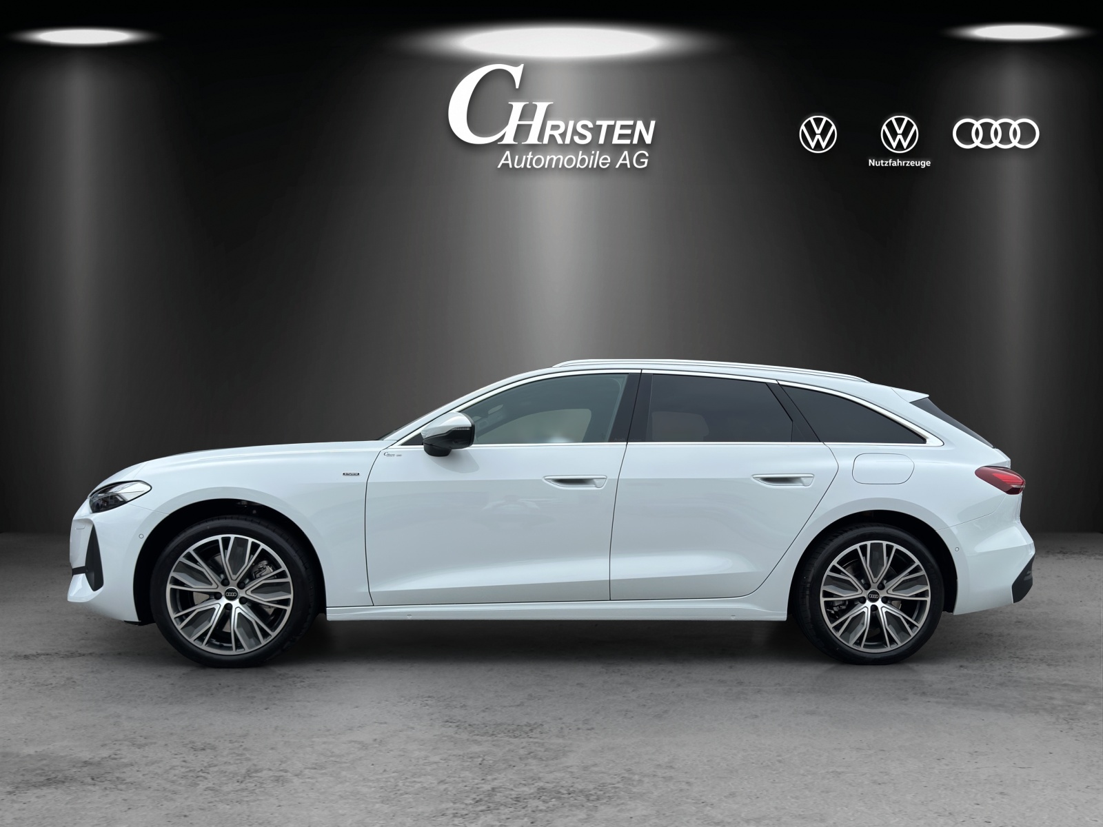 AUDI A5 Avant e-hybrid quattro Attraction 220 kW S tronic-image-1