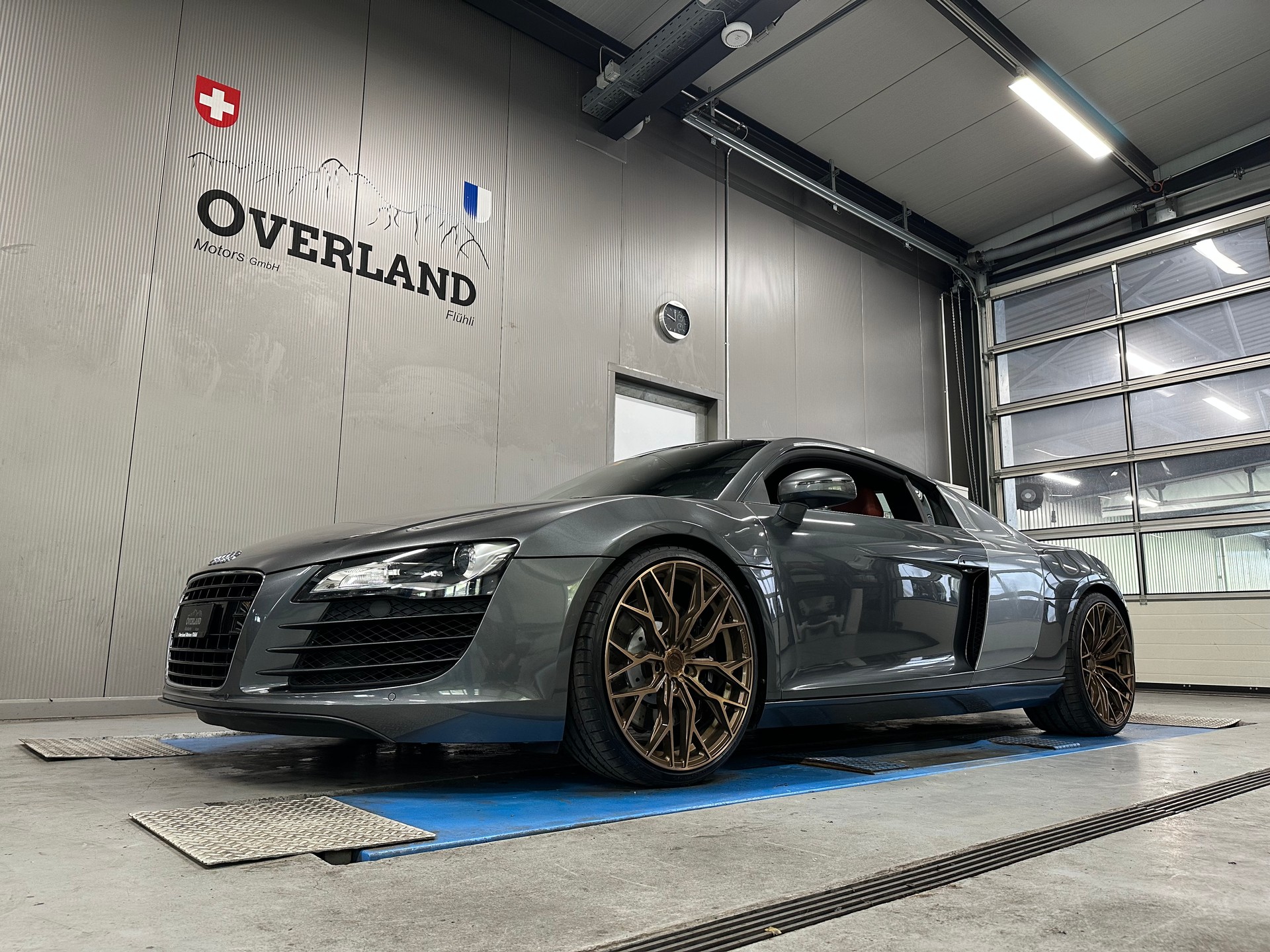 AUDI R8 Coupé 4.2-image-0