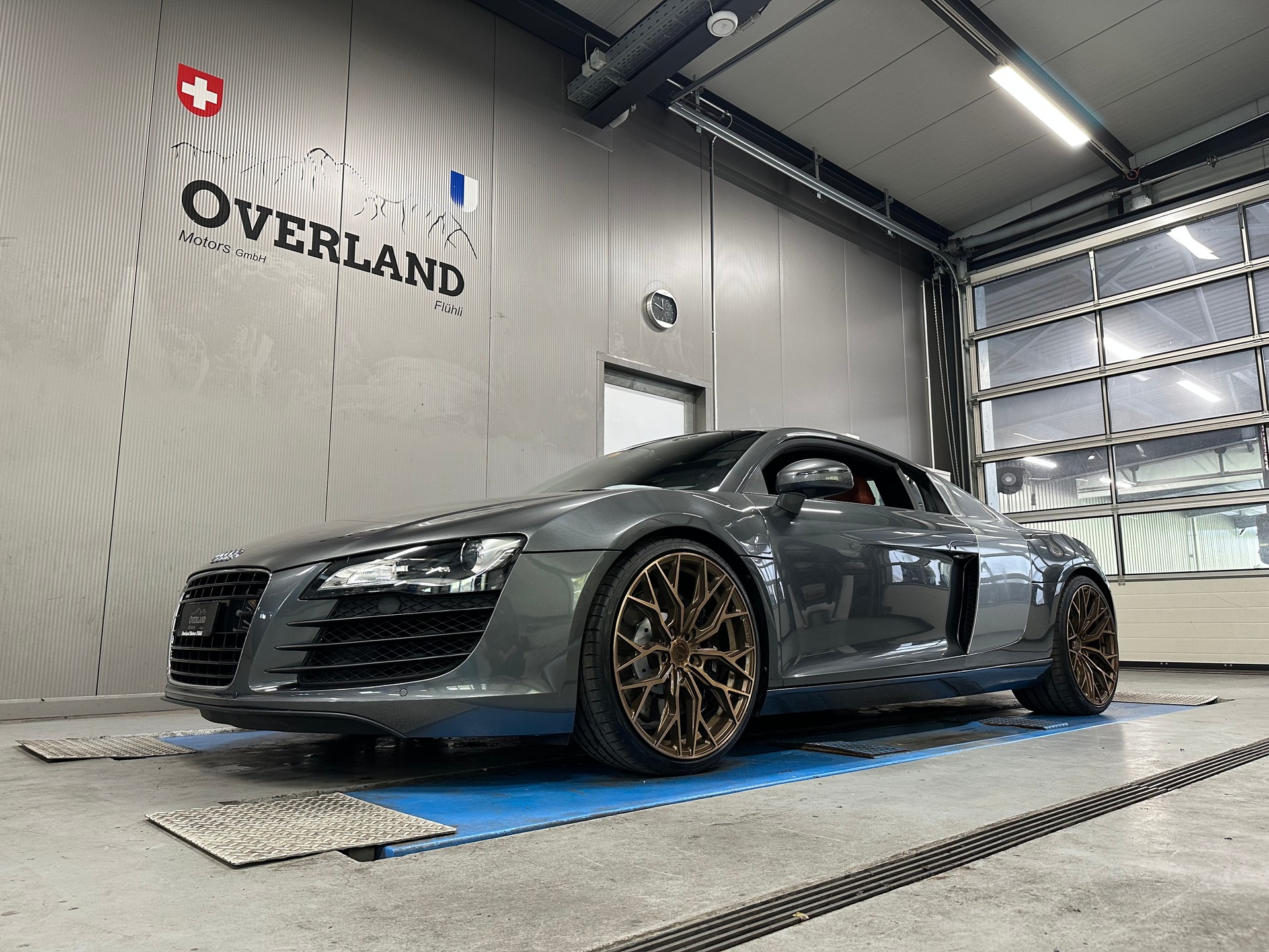 AUDI R8 Coupé 4.2-image-15