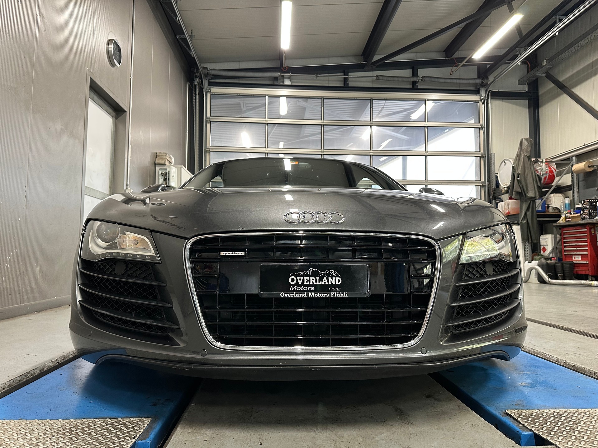 AUDI R8 Coupé 4.2-image-8