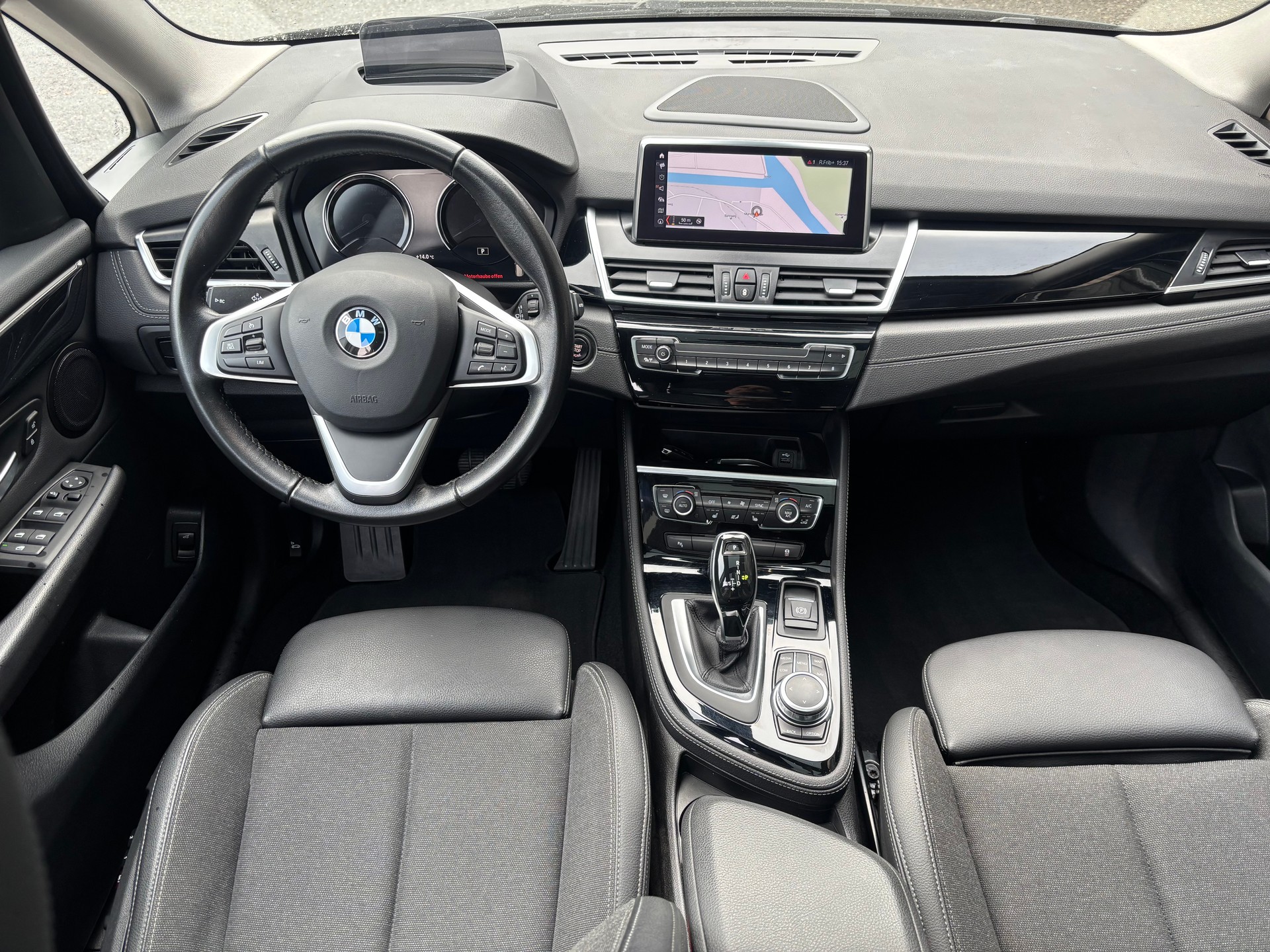 BMW 218d xDrive Gran Tourer Steptronic Sport Line-image-10