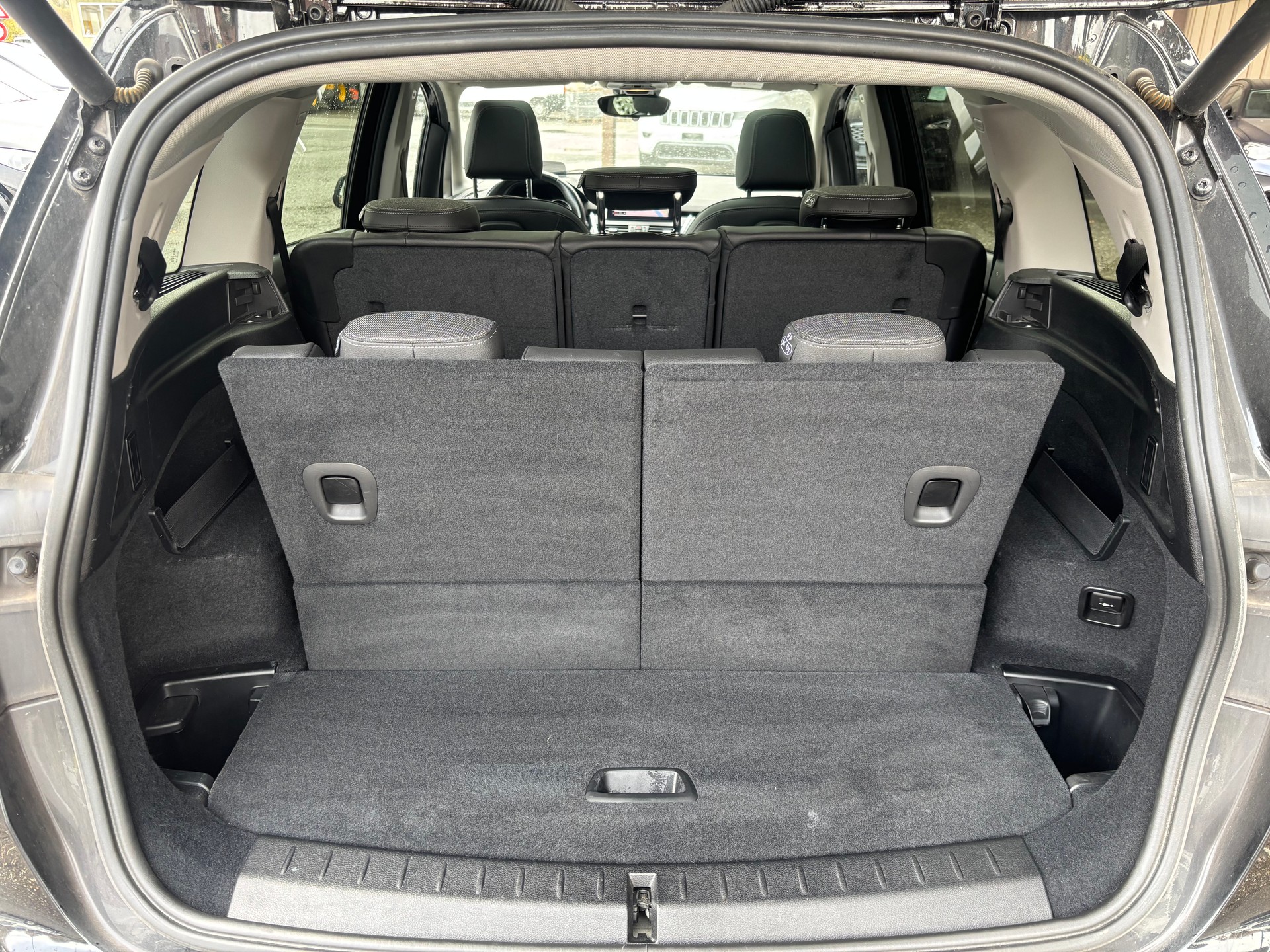BMW 218d xDrive Gran Tourer Steptronic Sport Line-image-13