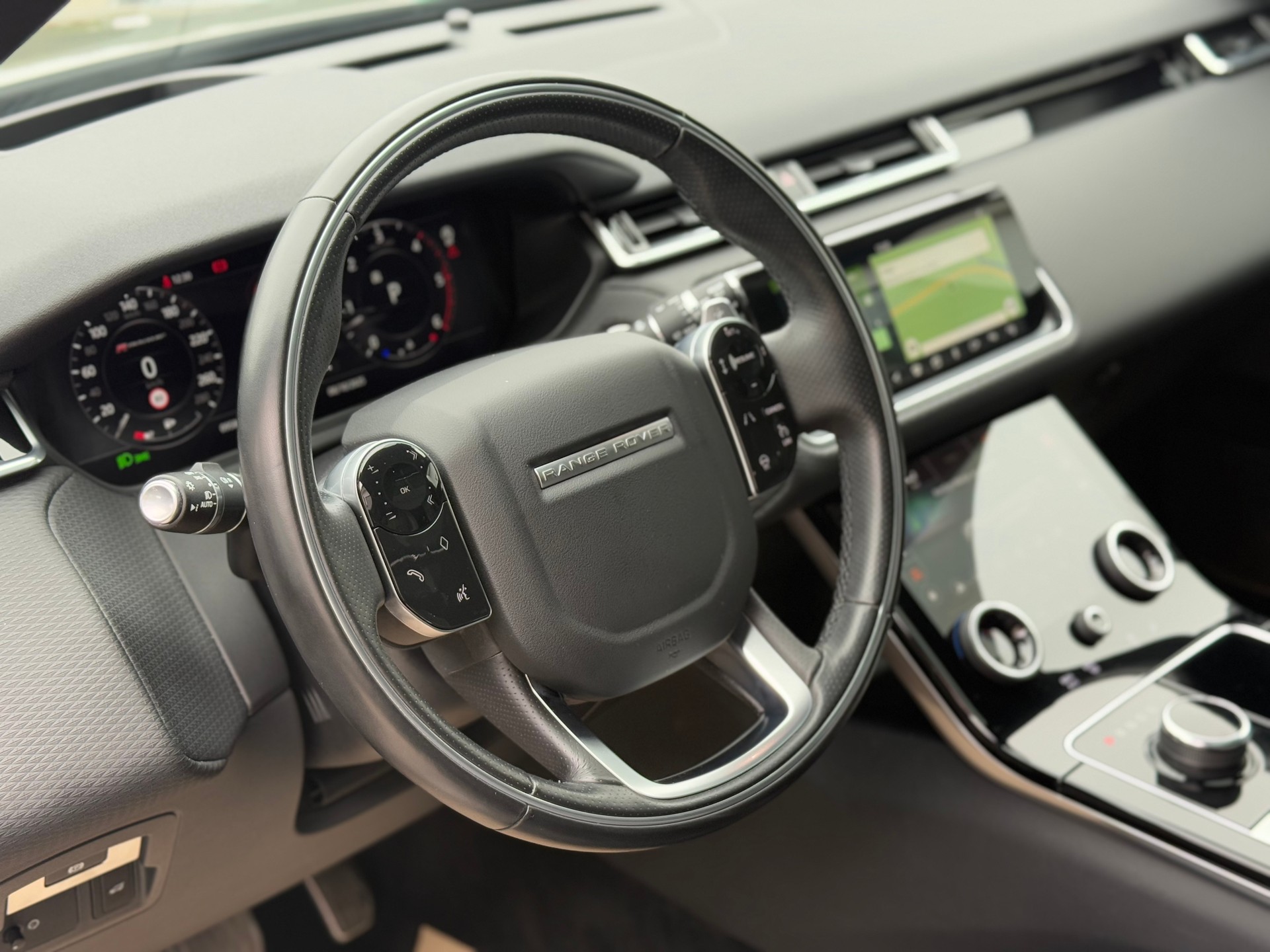 LAND ROVER Range Rover Velar R-Dynamic D 300 SE Automatic-image-14