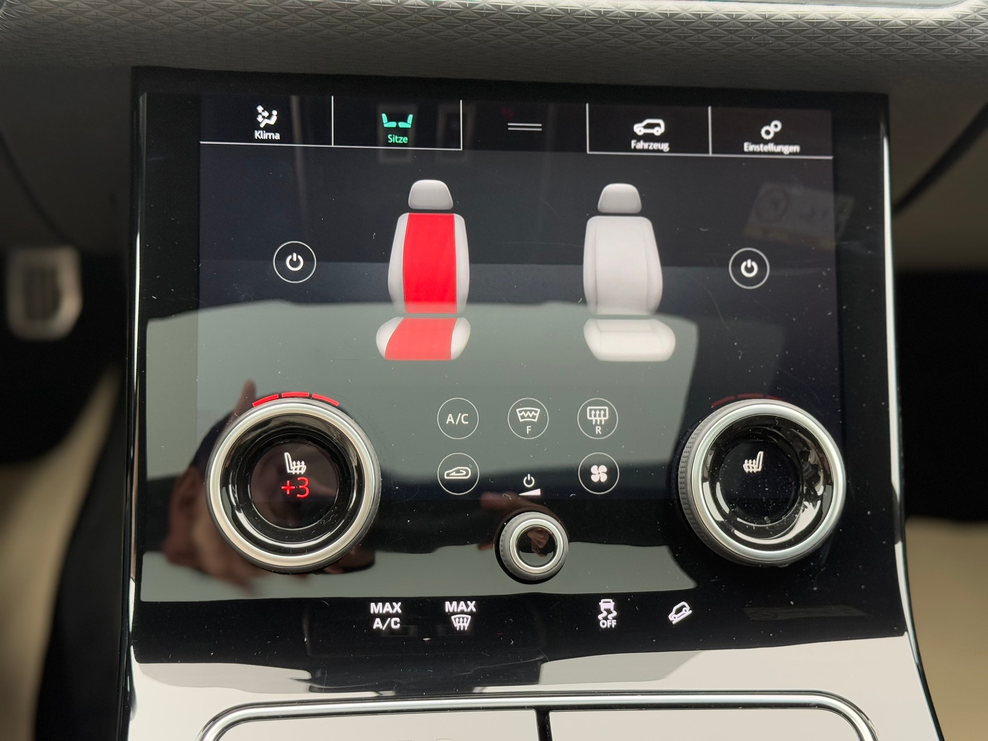 LAND ROVER Range Rover Velar R-Dynamic D 300 SE Automatic-image-24