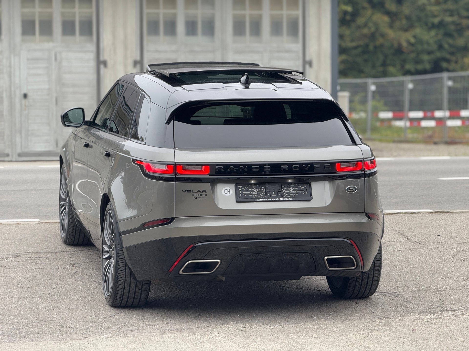 LAND ROVER Range Rover Velar R-Dynamic D 300 SE Automatic-image-6