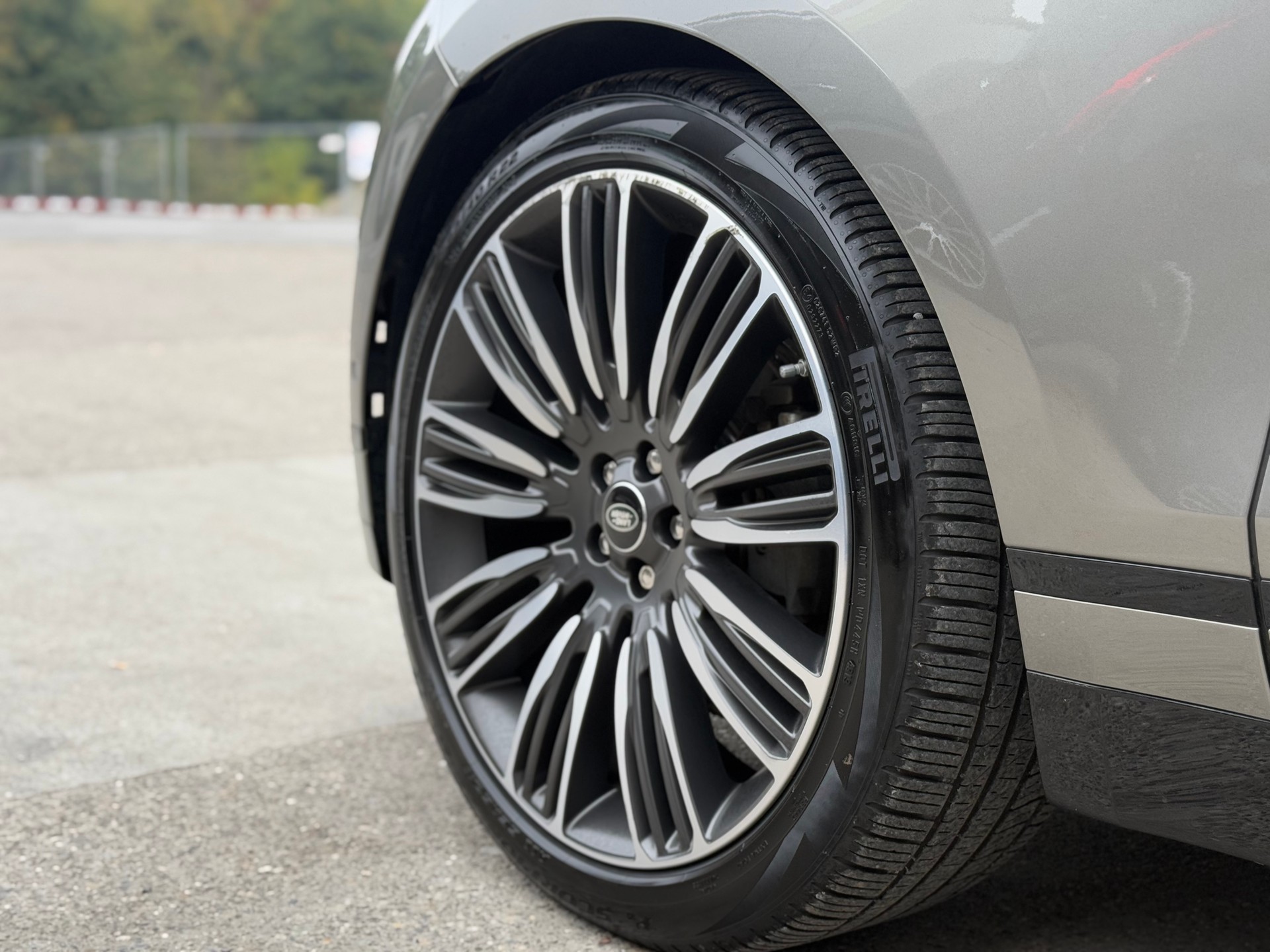 LAND ROVER Range Rover Velar R-Dynamic D 300 SE Automatic-image-27