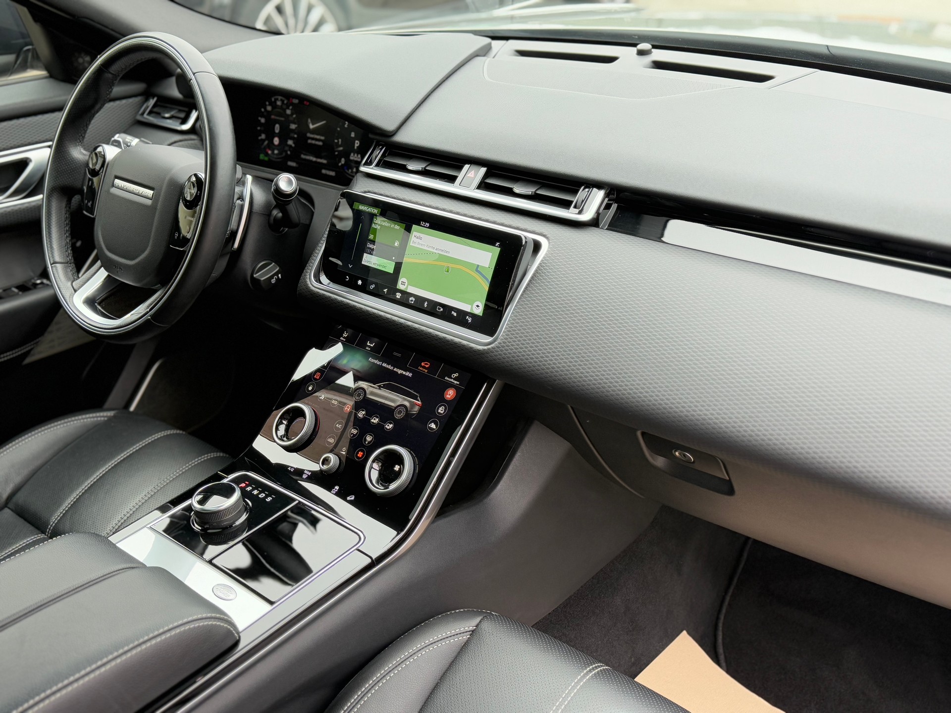 LAND ROVER Range Rover Velar R-Dynamic D 300 SE Automatic-image-12