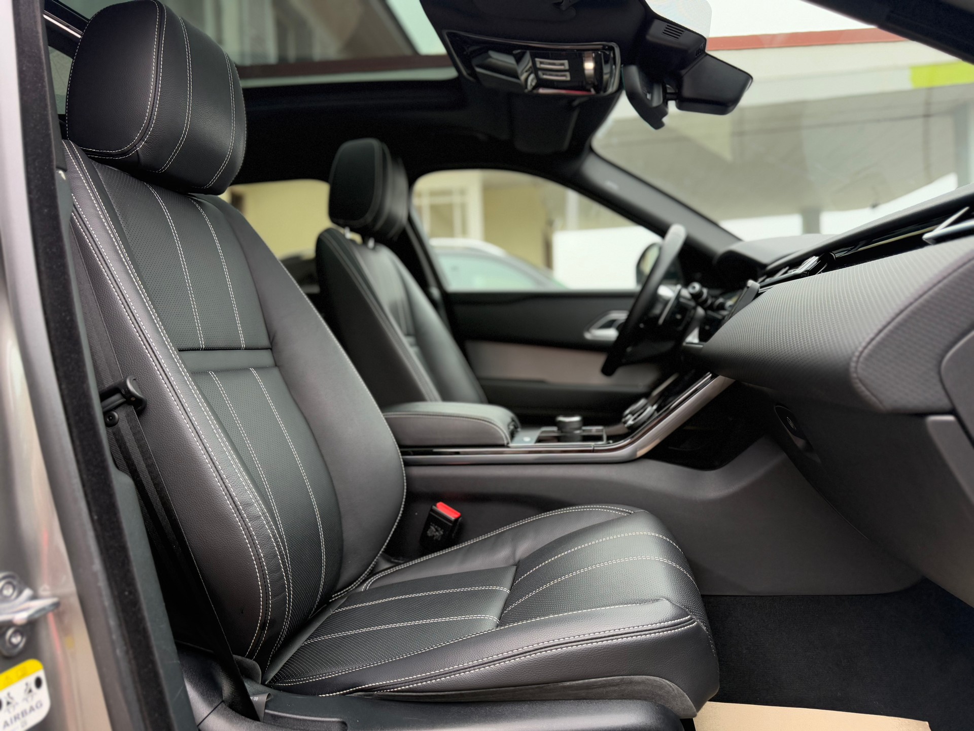 LAND ROVER Range Rover Velar R-Dynamic D 300 SE Automatic-image-11