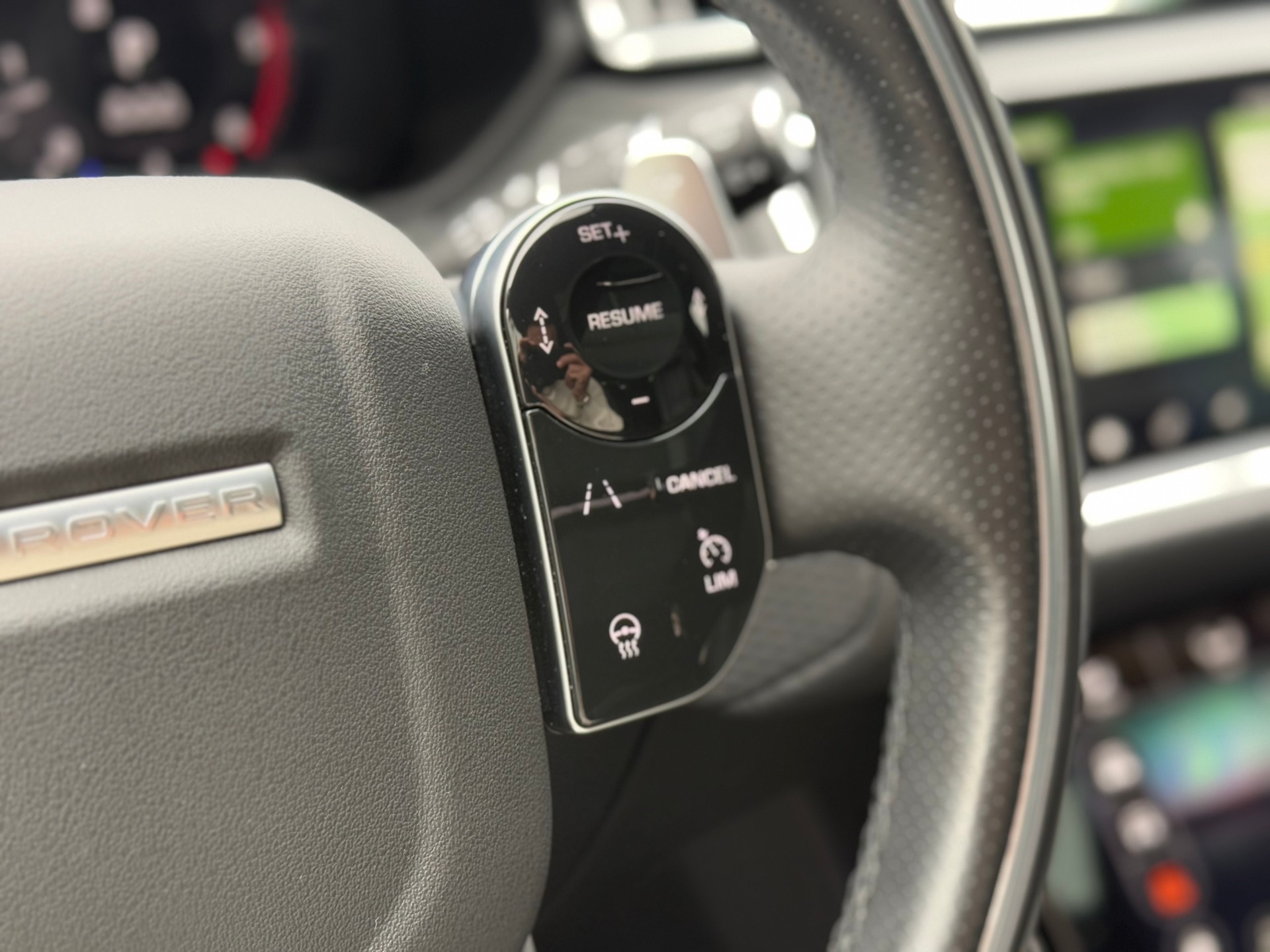 LAND ROVER Range Rover Velar R-Dynamic D 300 SE Automatic-image-15