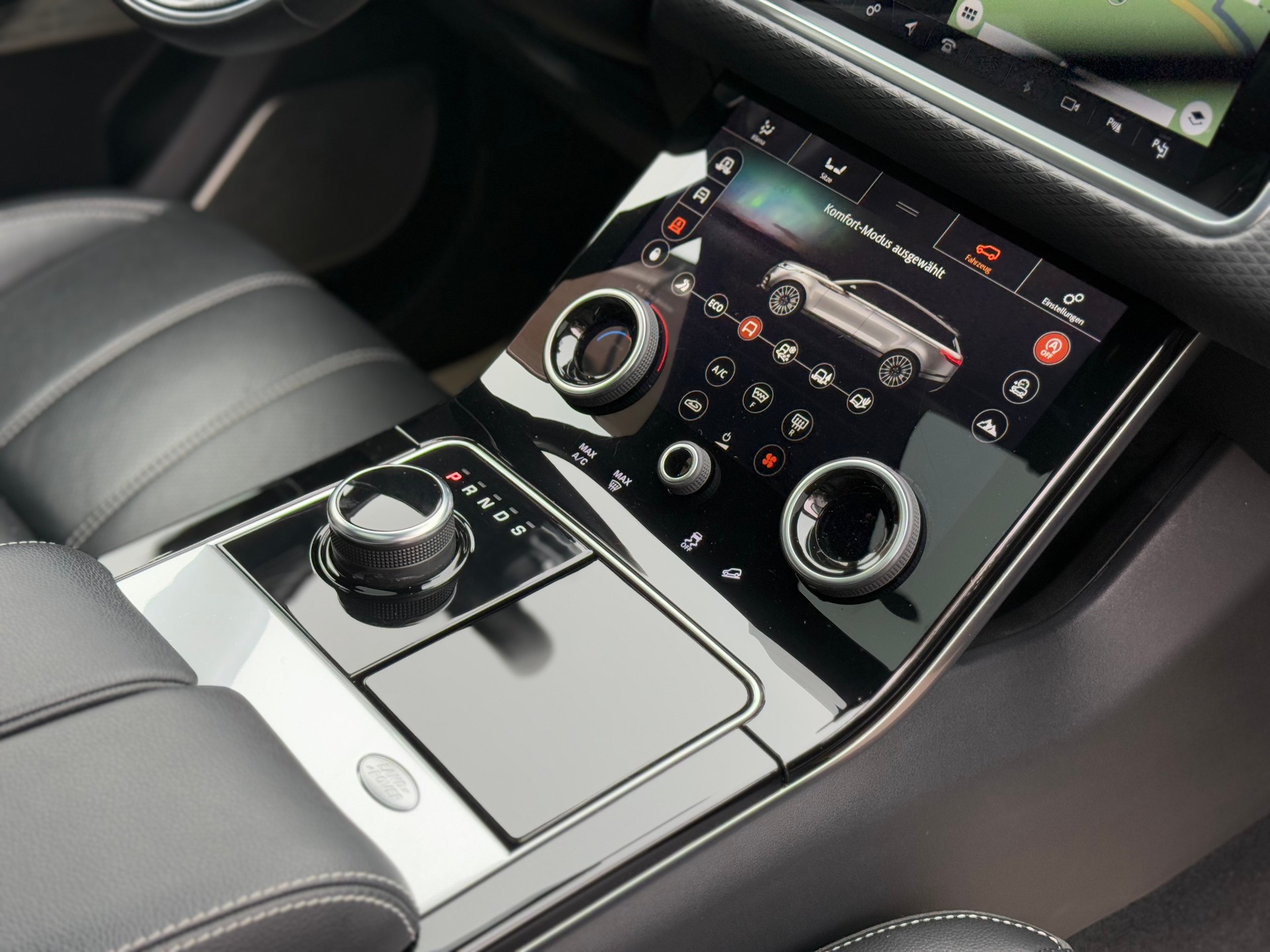 LAND ROVER Range Rover Velar R-Dynamic D 300 SE Automatic-image-17
