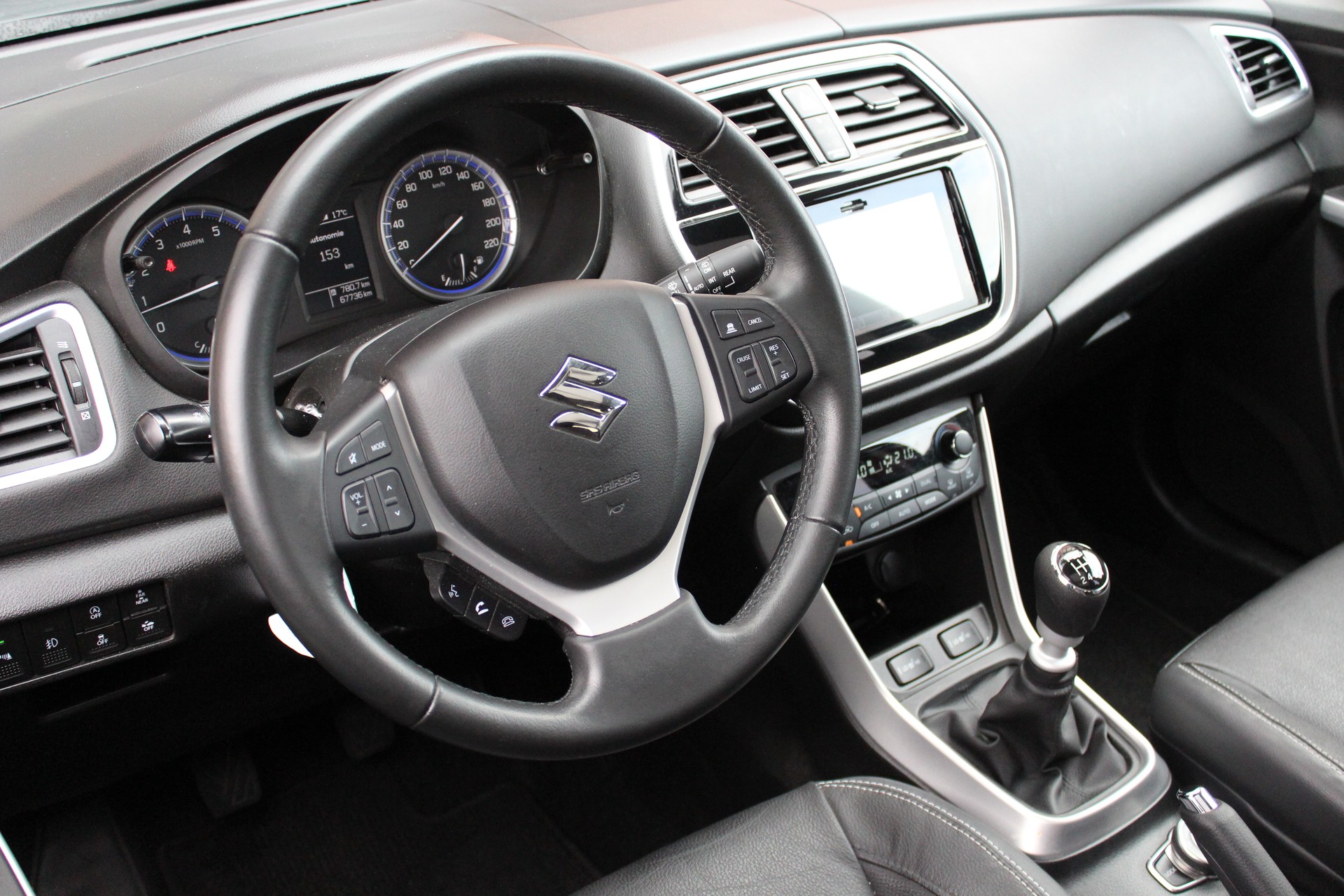 SUZUKI SX4 S-Cross 1.4 16V Compact Top Hybrid 4WD-image-7