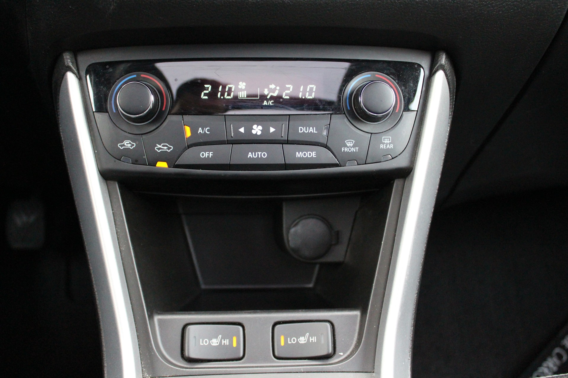 SUZUKI SX4 S-Cross 1.4 16V Compact Top Hybrid 4WD-image-18