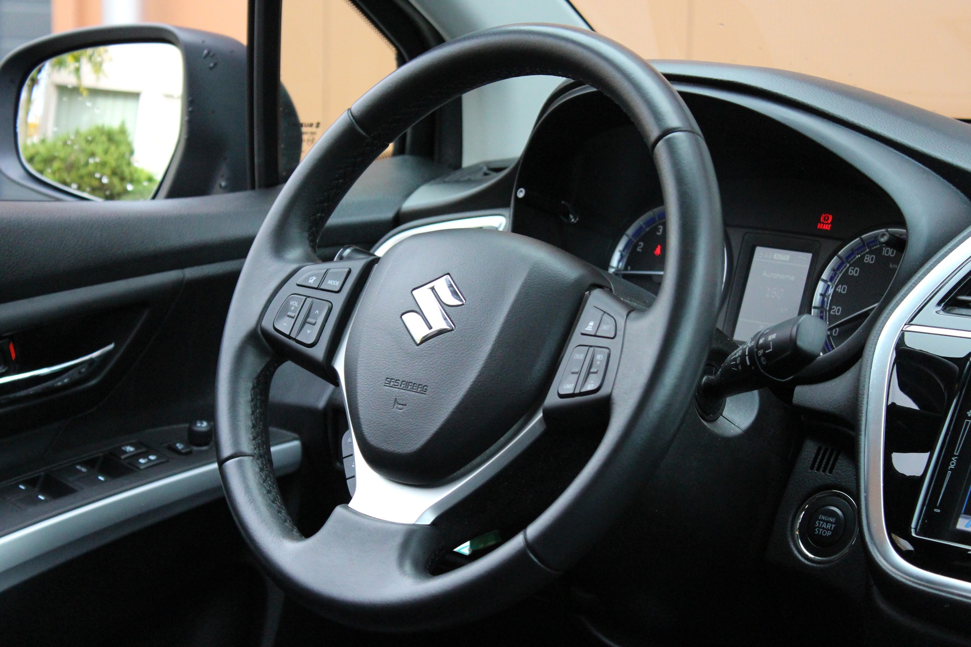 SUZUKI SX4 S-Cross 1.4 16V Compact Top Hybrid 4WD-image-8