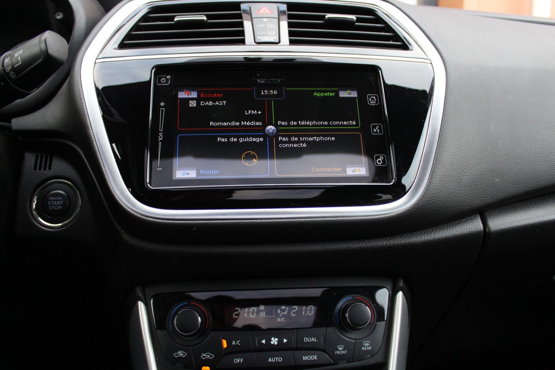 SUZUKI SX4 S-Cross 1.4 16V Compact Top Hybrid 4WD-image-15