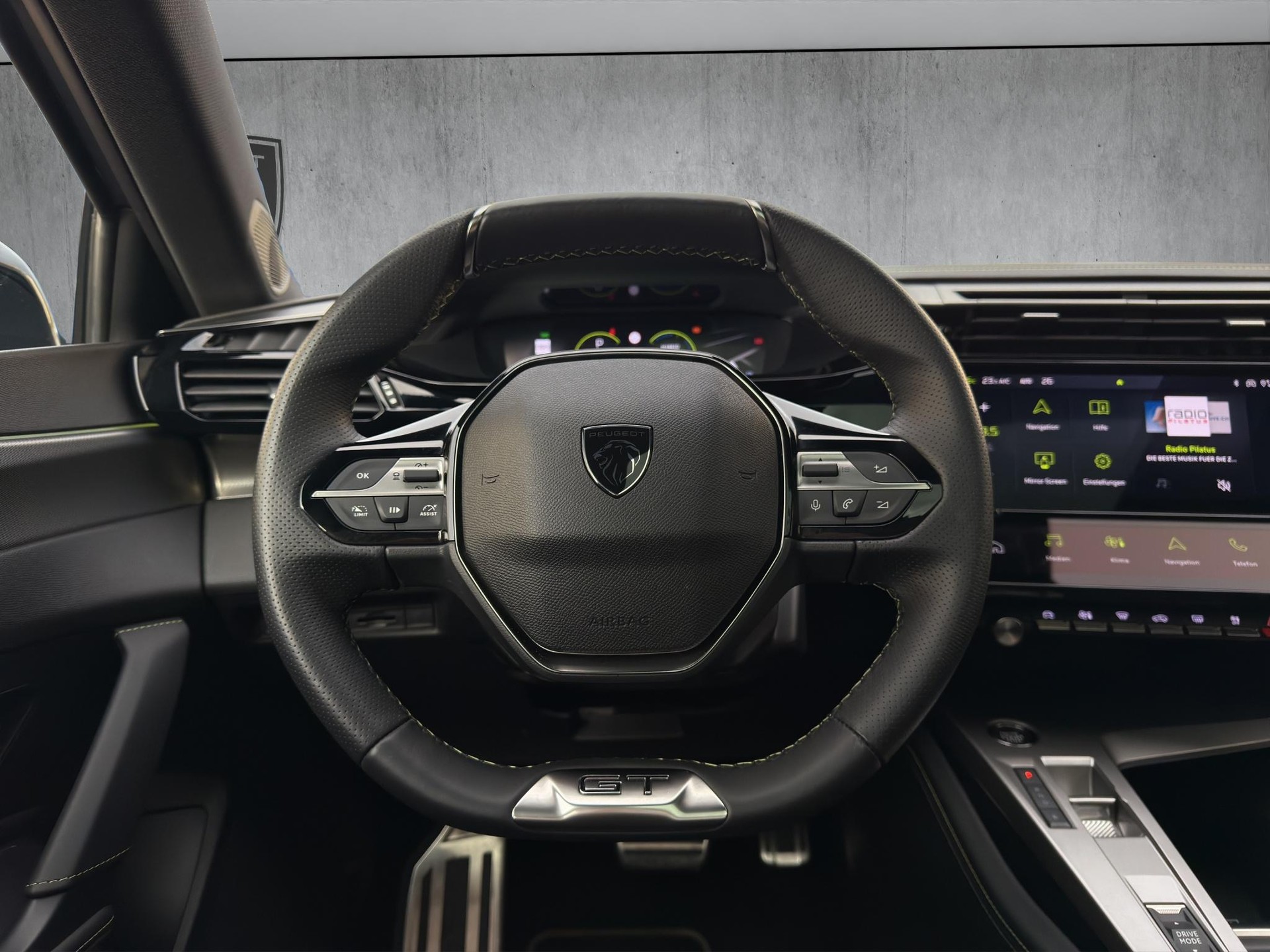 PEUGEOT 308 SW 1.6 PHEV 225 GT-image-10