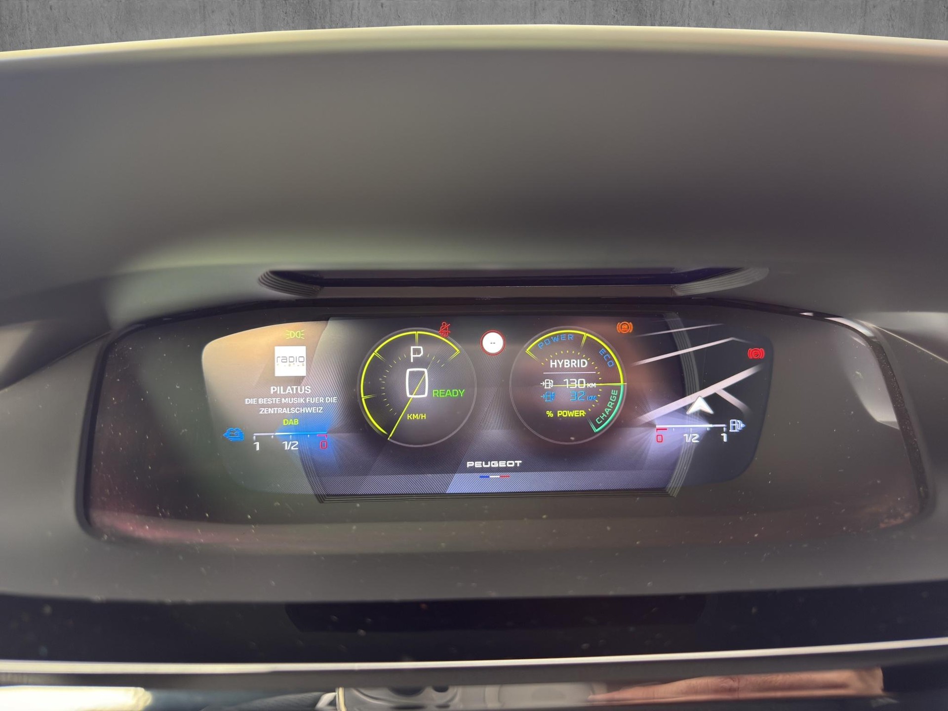 PEUGEOT 308 SW 1.6 PHEV 225 GT-image-11