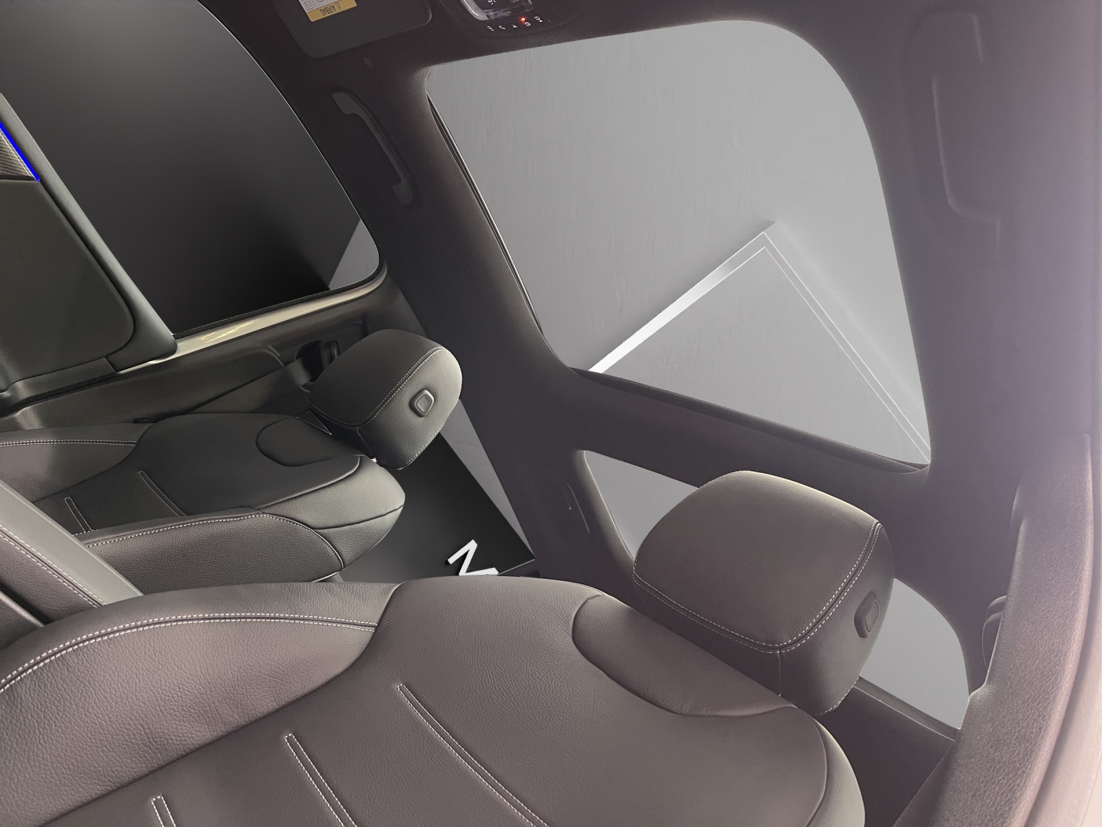MERCEDES-BENZ GLB 250 4Matic 8G-Tronic-image-11