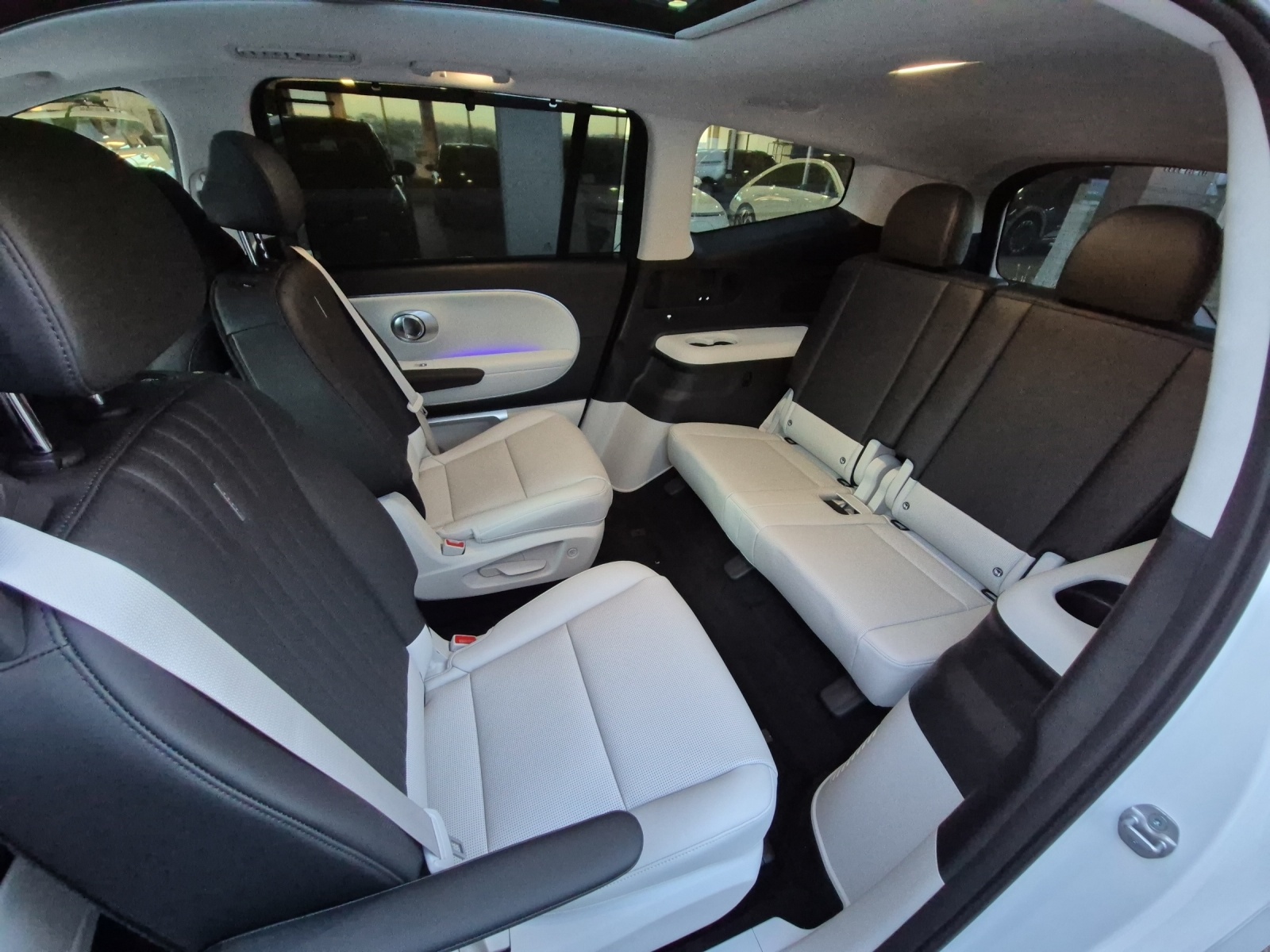 HYUNDAI Ioniq 9 Calligraphy 4WD-image-9