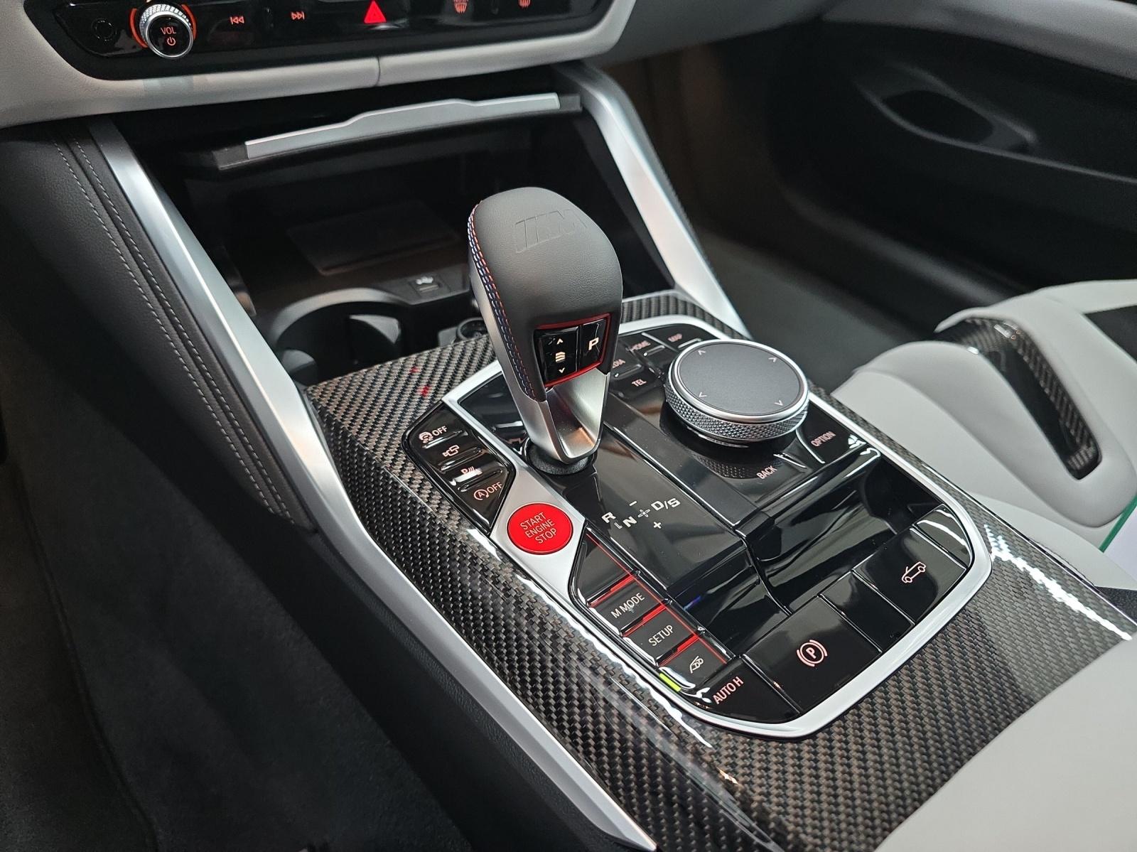 BMW M4 Cabrio Competition M xDrive-image-9