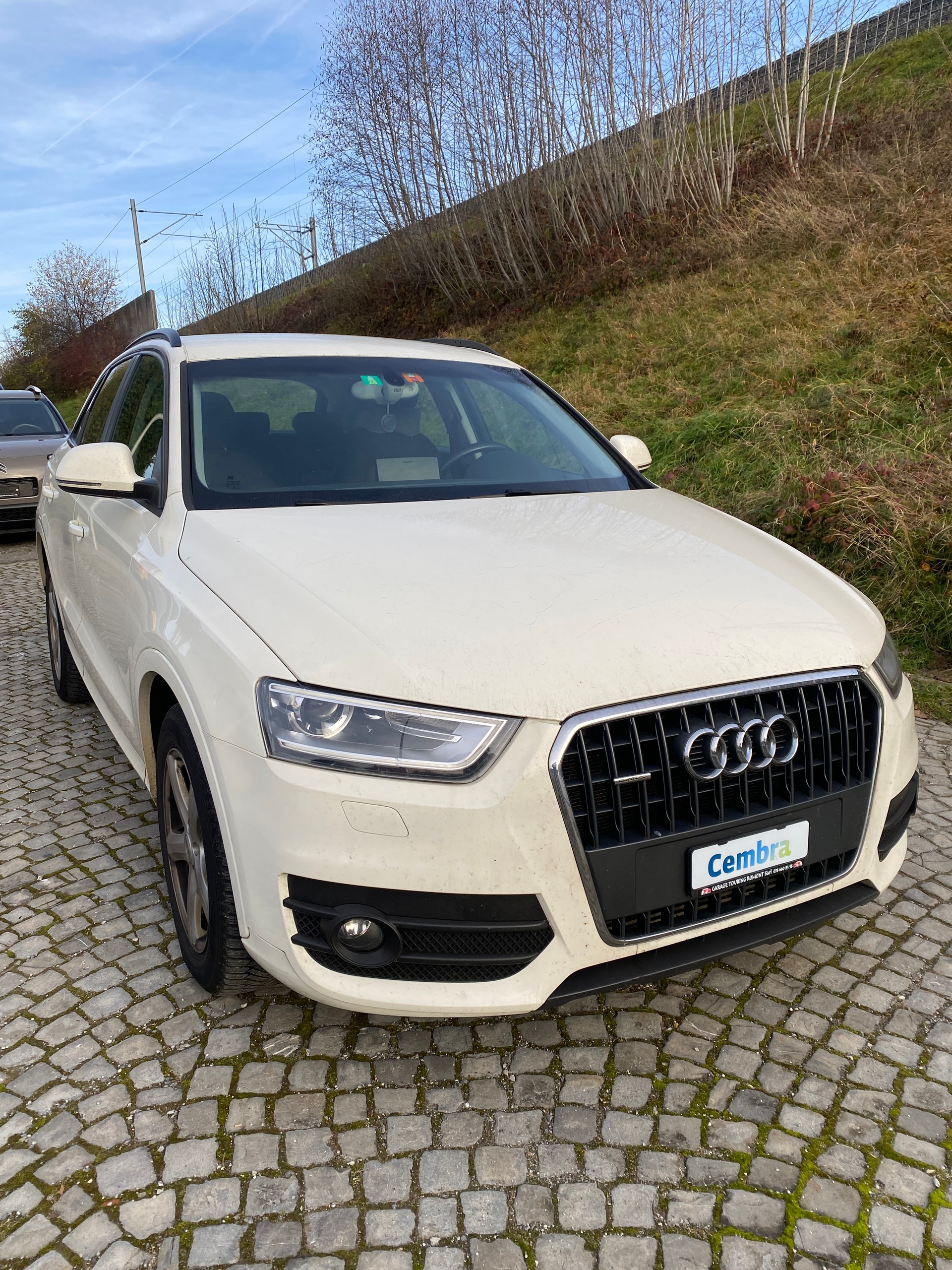 AUDI Q3 2.0 TFSI quattro S-tronic-image-8