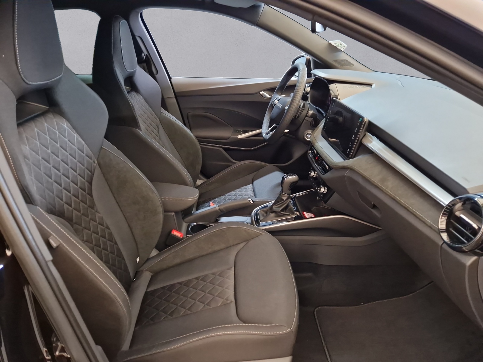 SKODA Fabia 1.0 TSI Monte Carlo DSG-image-10