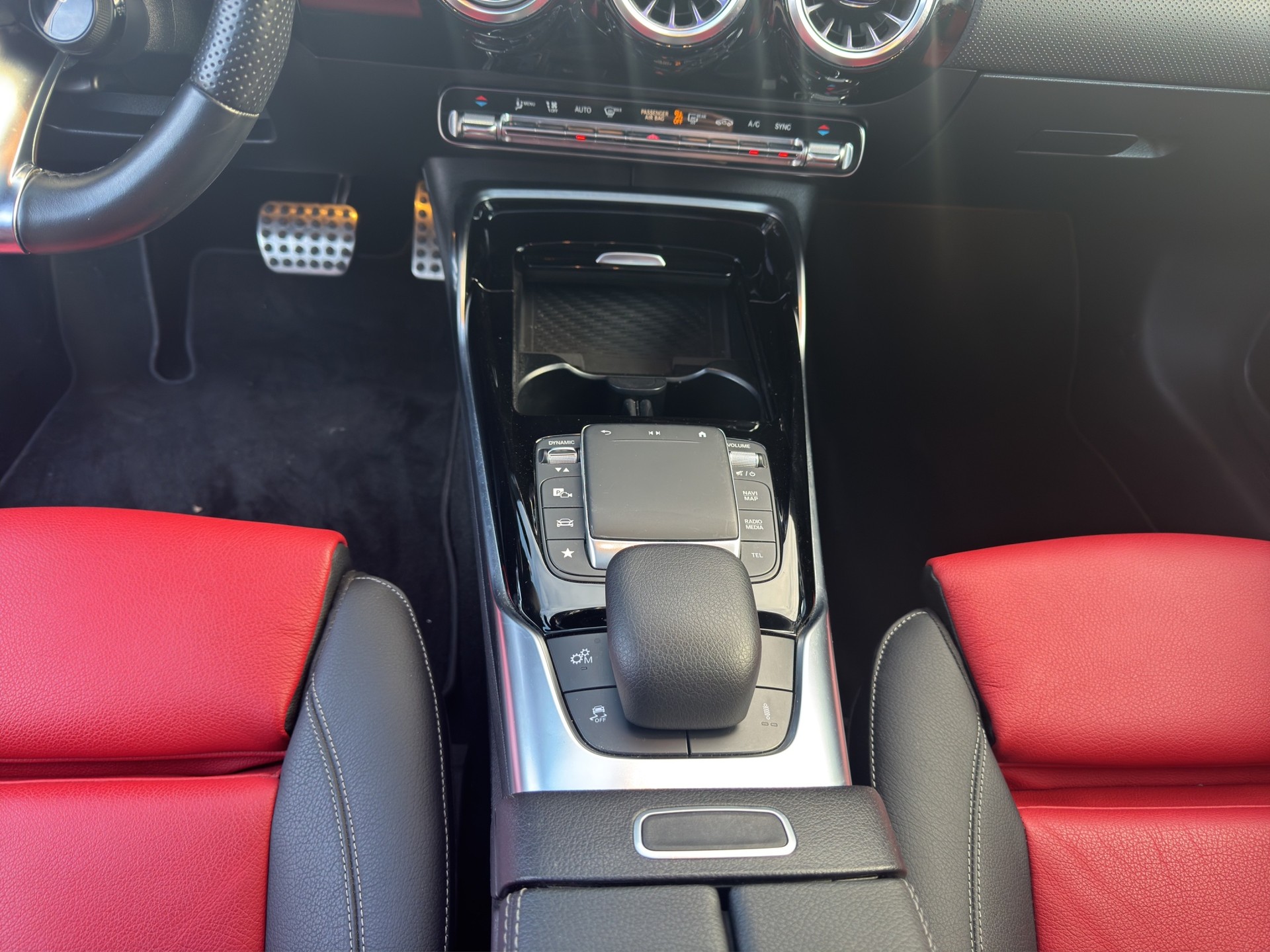 MERCEDES-BENZ CLA Shooting Brake 35 AMG 4Matic 7G-DCT-image-13