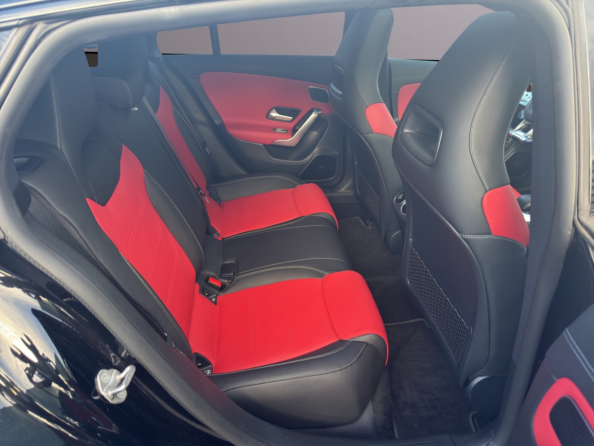 MERCEDES-BENZ CLA Shooting Brake 35 AMG 4Matic 7G-DCT-image-16