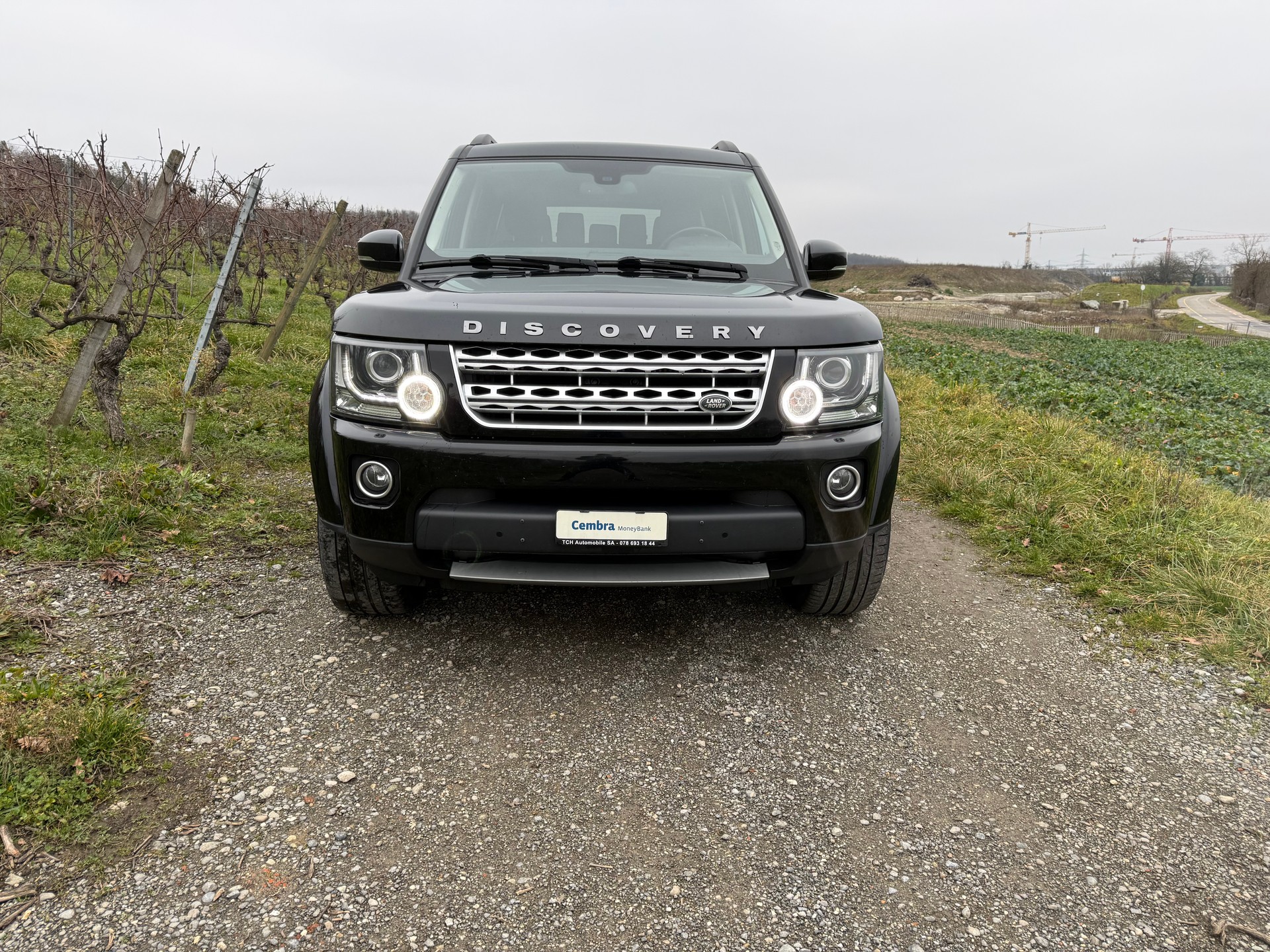 LAND ROVER Discovery 3.0 SDV6 HSE Automatic 7 Places-image-2