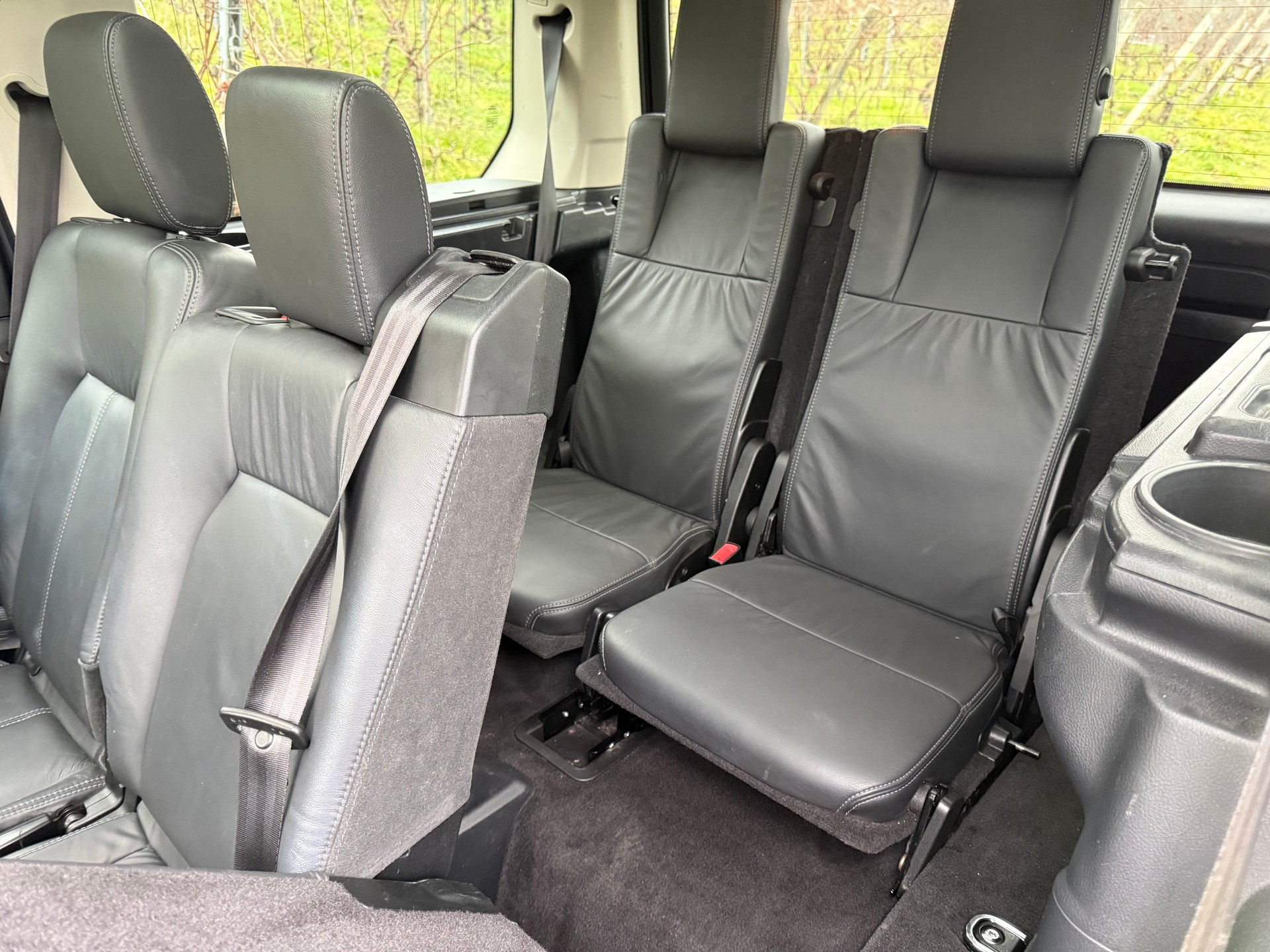 LAND ROVER Discovery 3.0 SDV6 HSE Automatic 7 Places-image-9