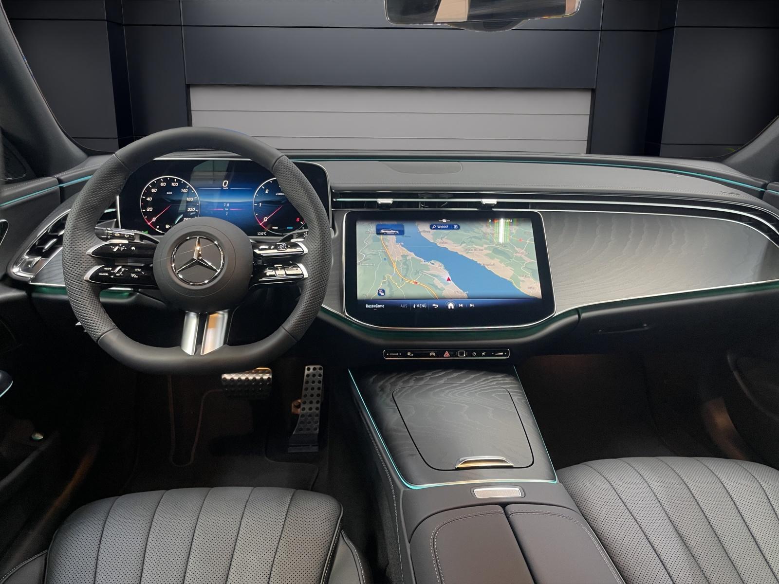 MERCEDES-BENZ E 220 d 4MATIC T-Modell AMG Line-image-4